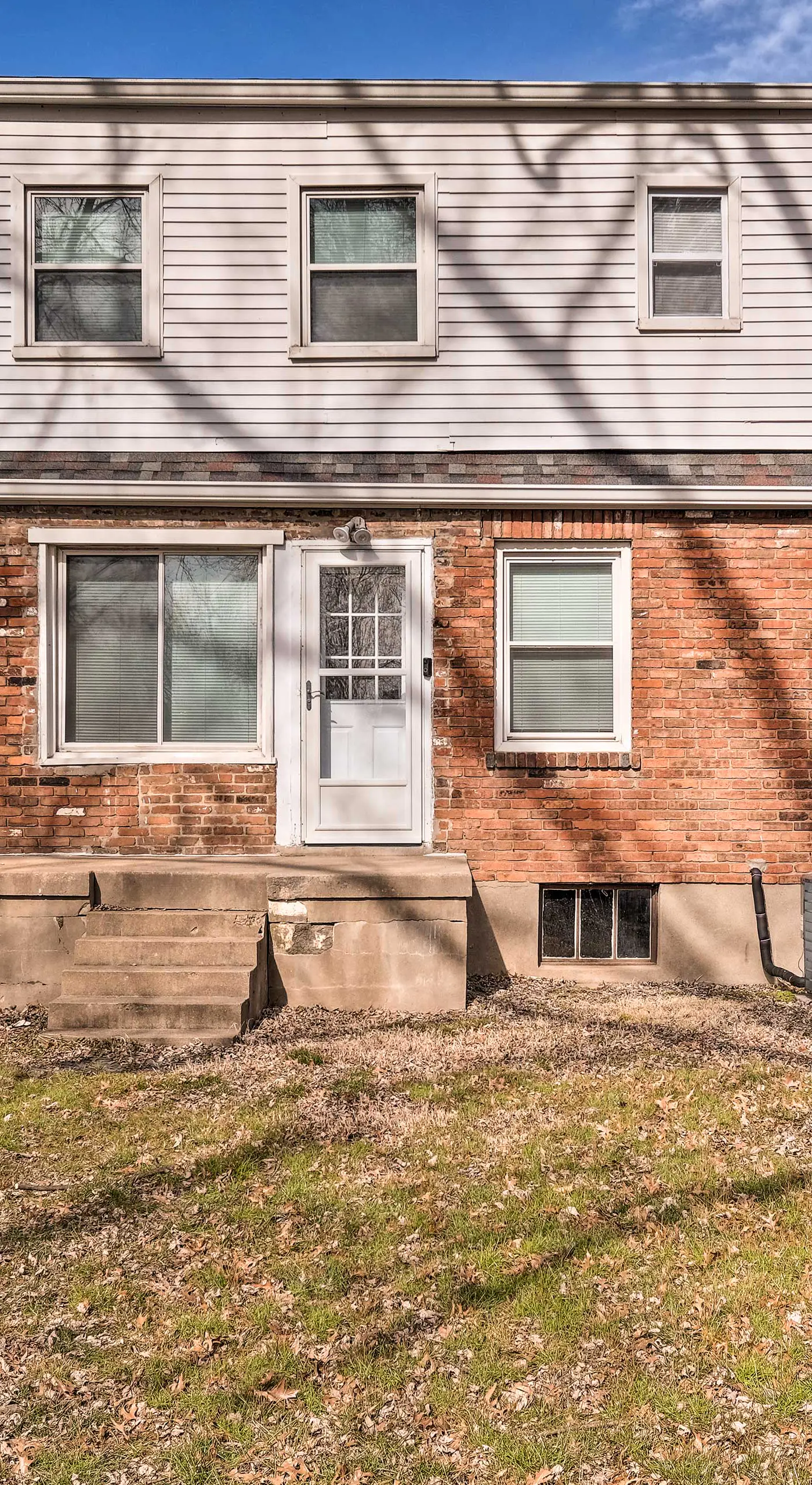 Near Churchill Downs: Pet Friendly, Fenced Yard!