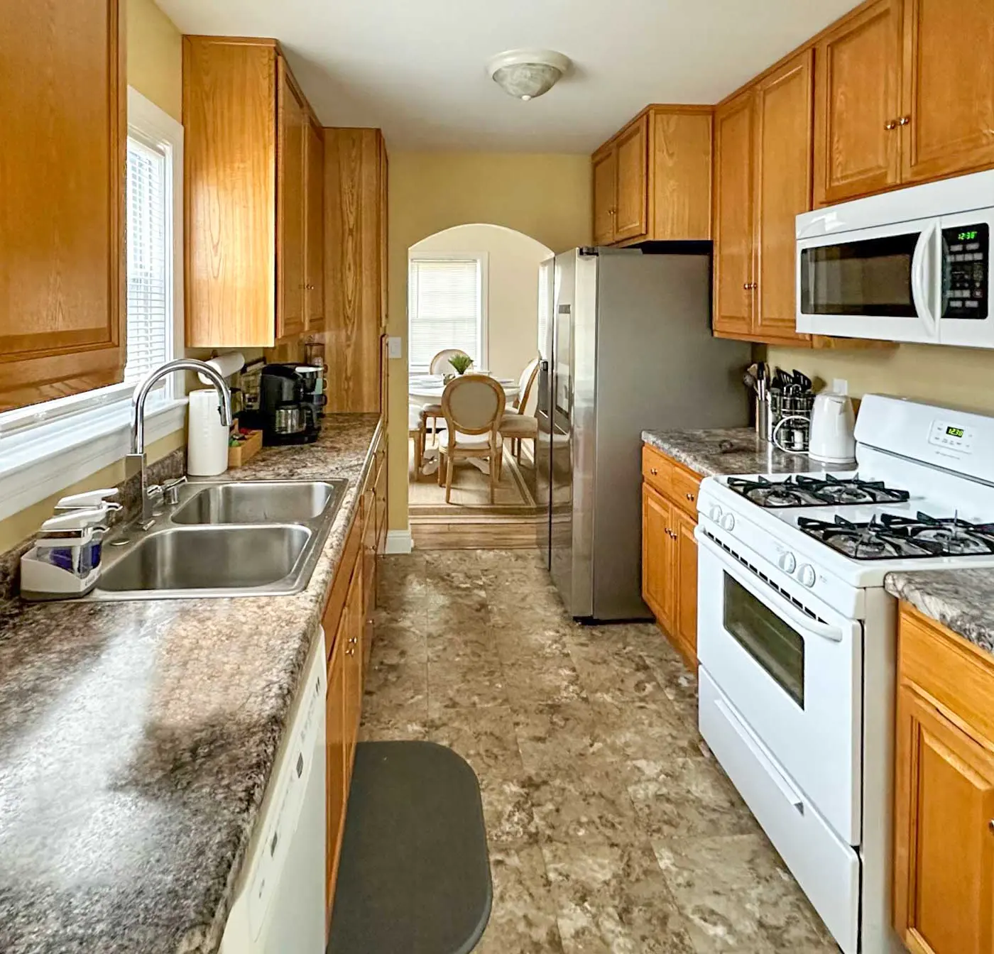 Near Churchill Downs: Pet Friendly, Fenced Yard!
