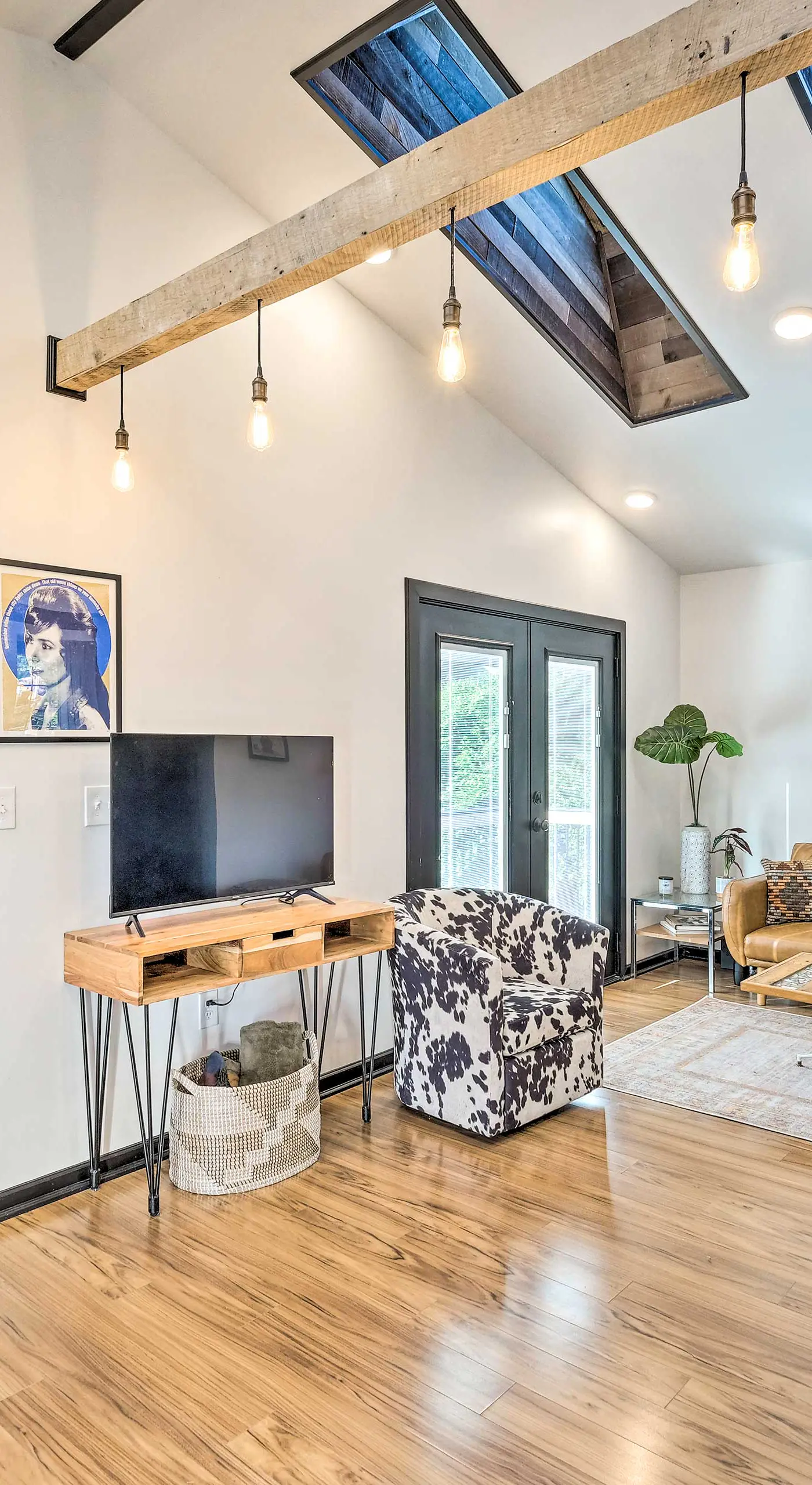 Modern Louisville Apartment w/ Furnished Deck