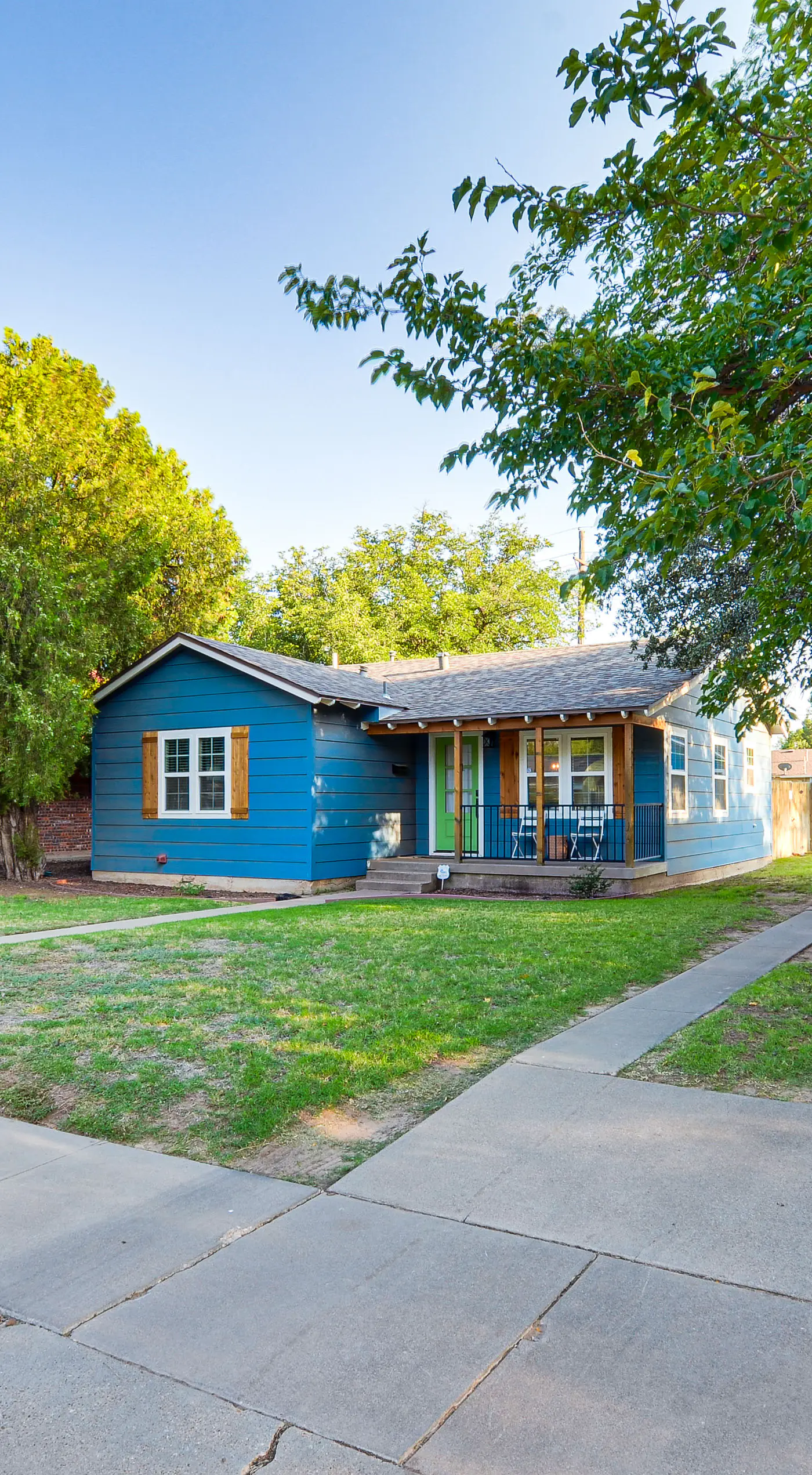 Chic Home ~ 2 Mi to TTU w/ Grill & Yard in Lubbock