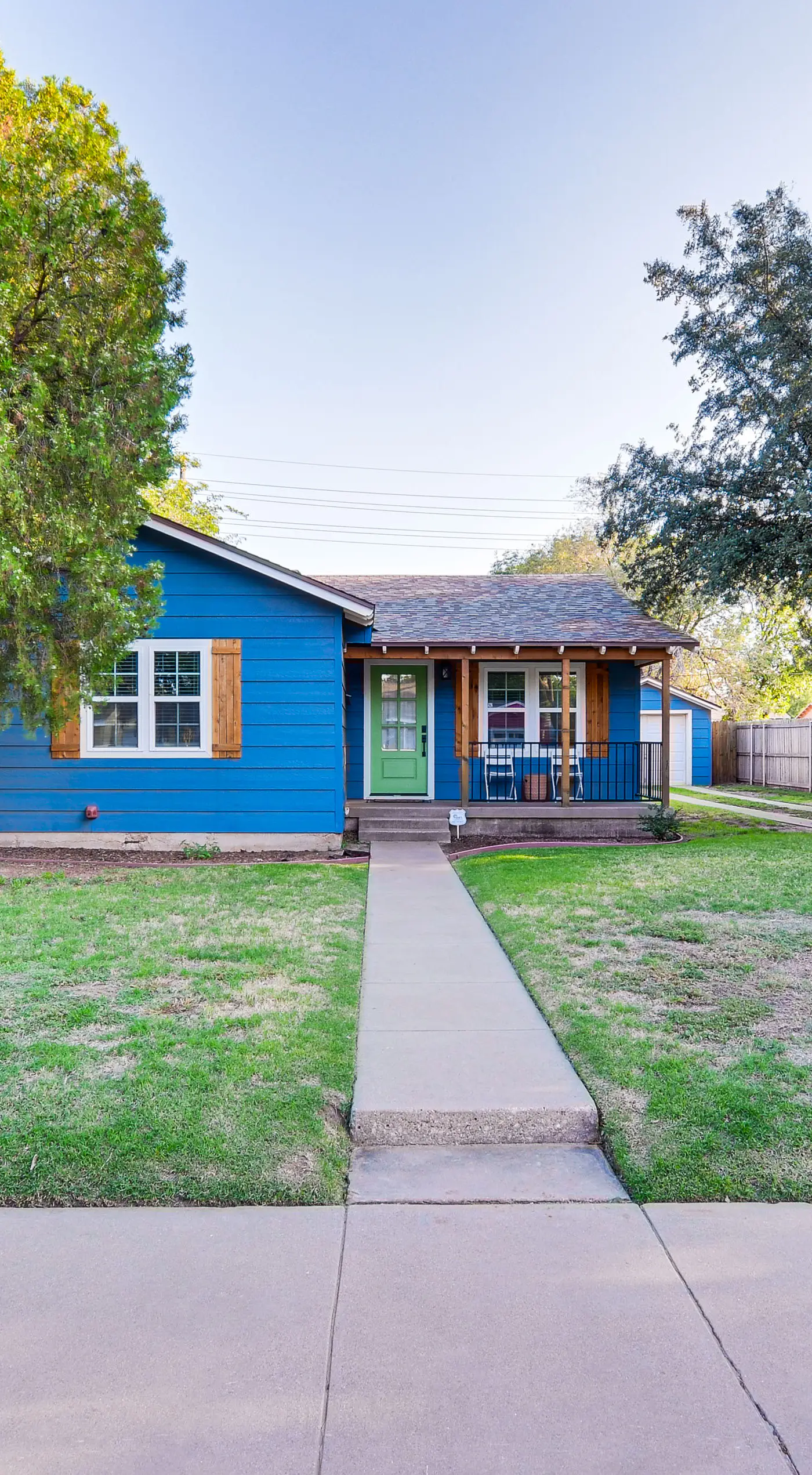 Chic Home ~ 2 Mi to TTU w/ Grill & Yard in Lubbock