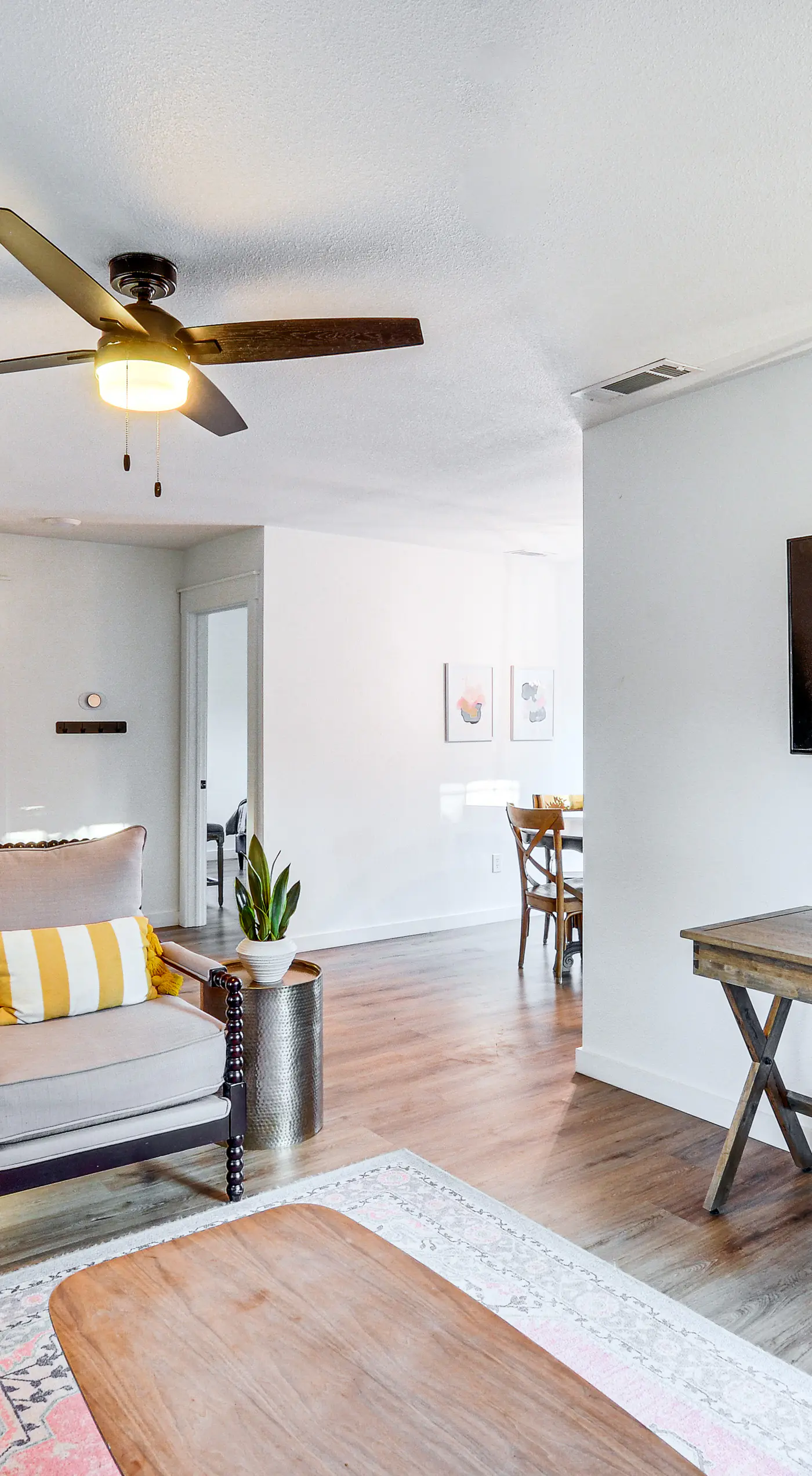 Chic Home ~ 2 Mi to TTU w/ Grill & Yard in Lubbock