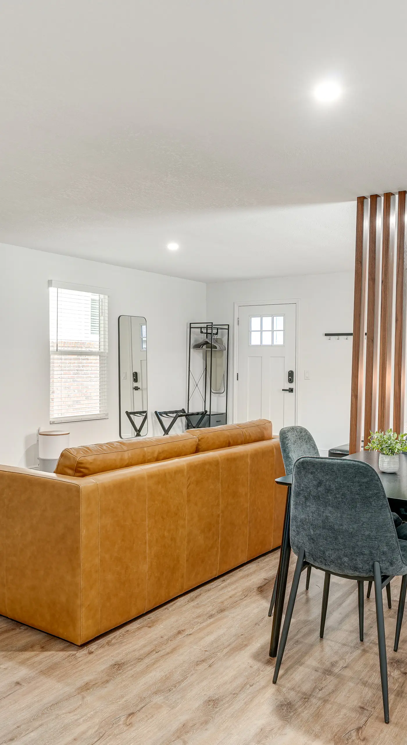 WFH Friendly! Stylish Lakeland Studio