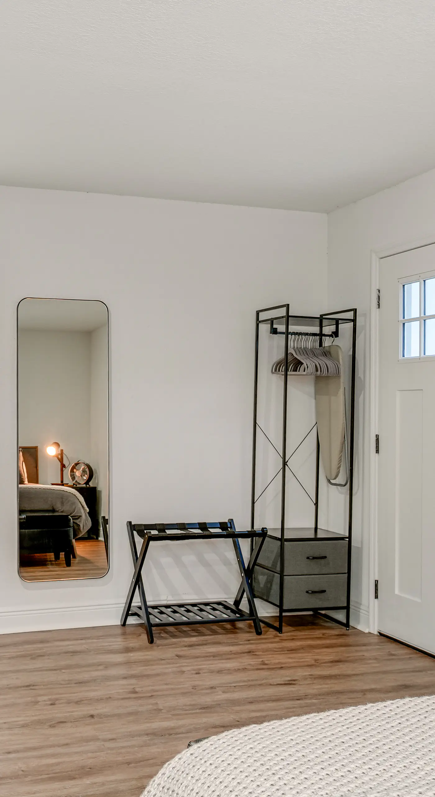 WFH Friendly! Stylish Lakeland Studio