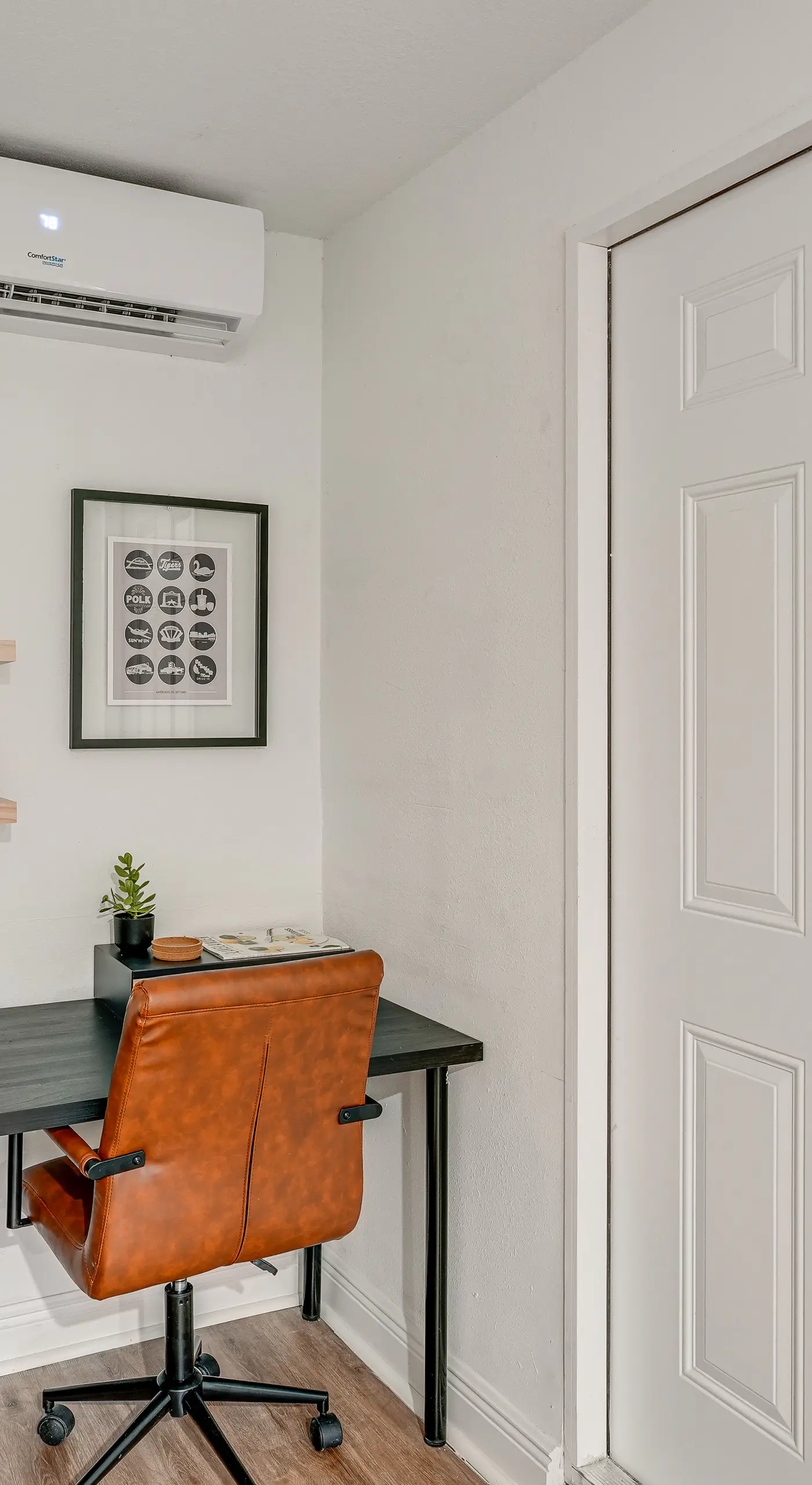 WFH Friendly! Stylish Lakeland Studio