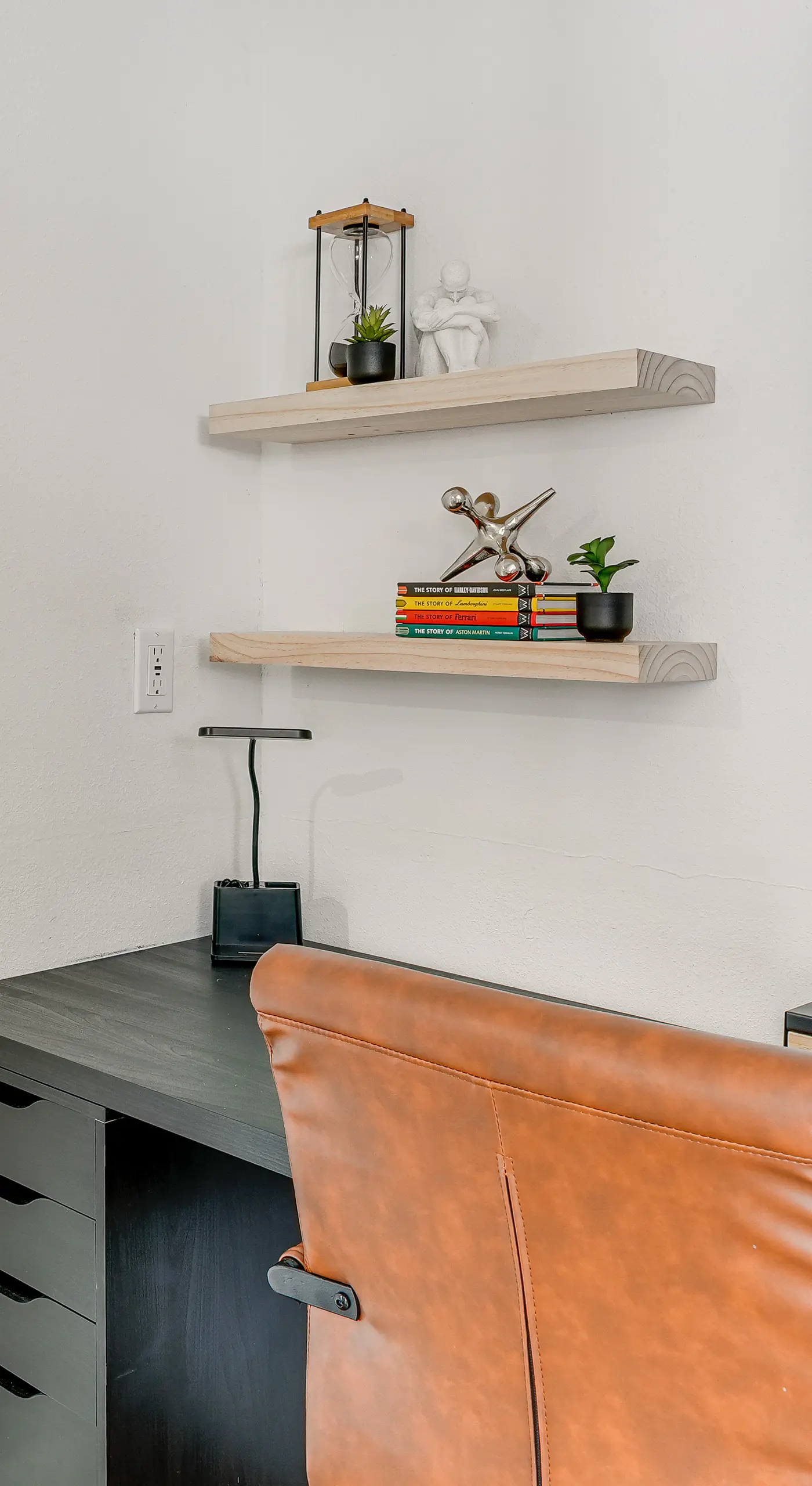 WFH Friendly! Stylish Lakeland Studio