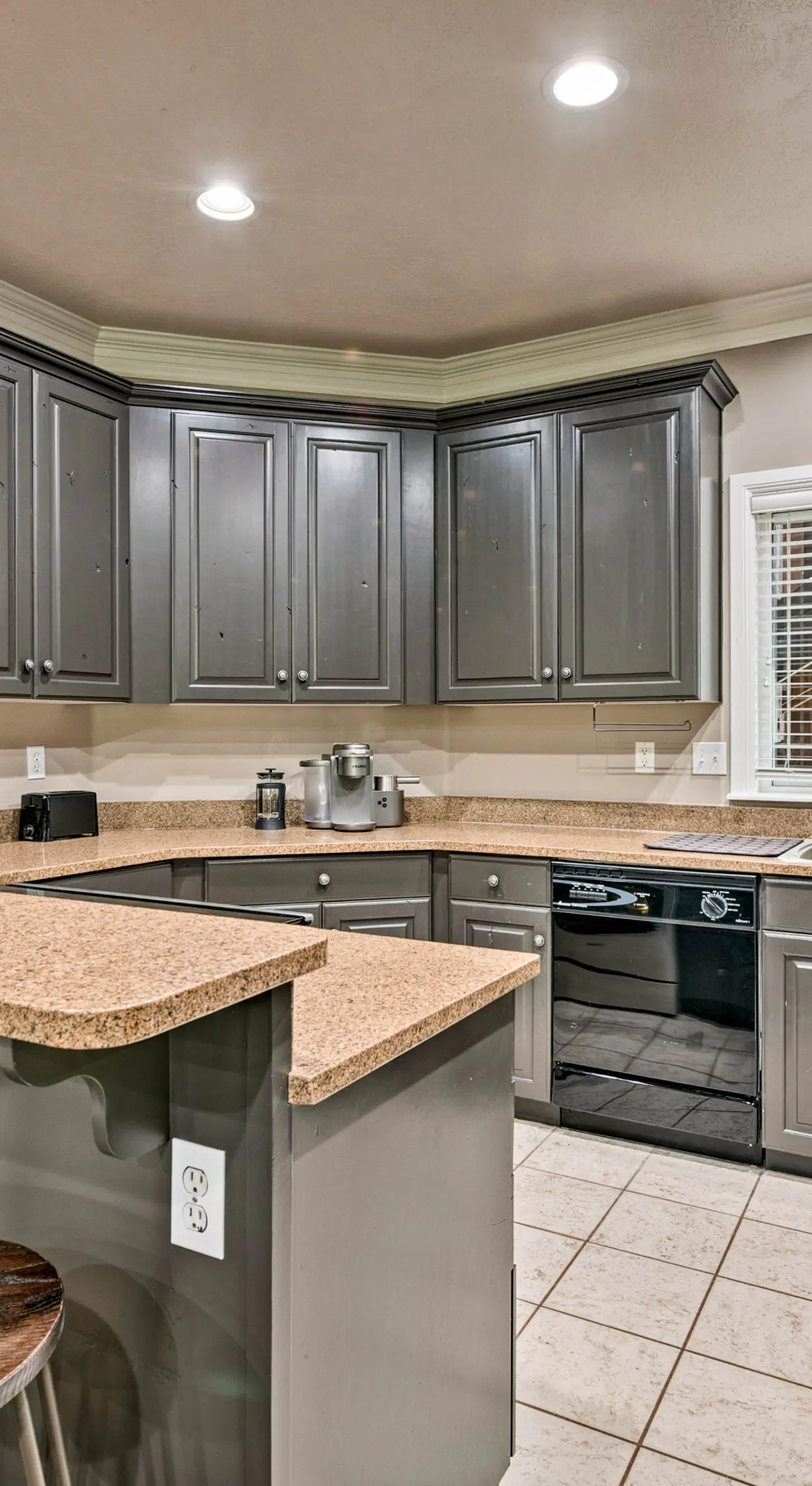 Renovated Condo 8 Miles to Snowbasin Ski Resort!