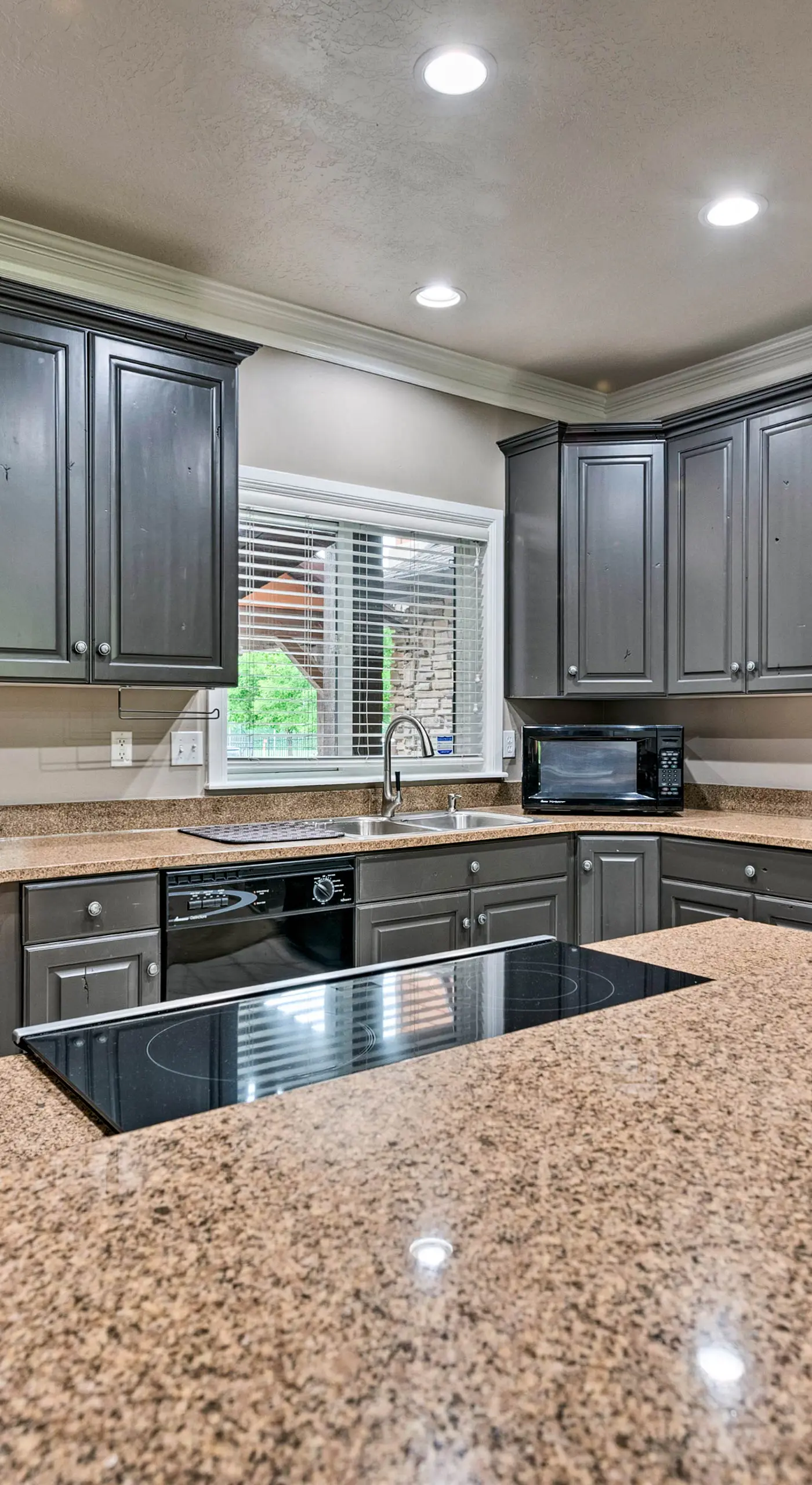 Renovated Condo 8 Miles to Snowbasin Ski Resort!