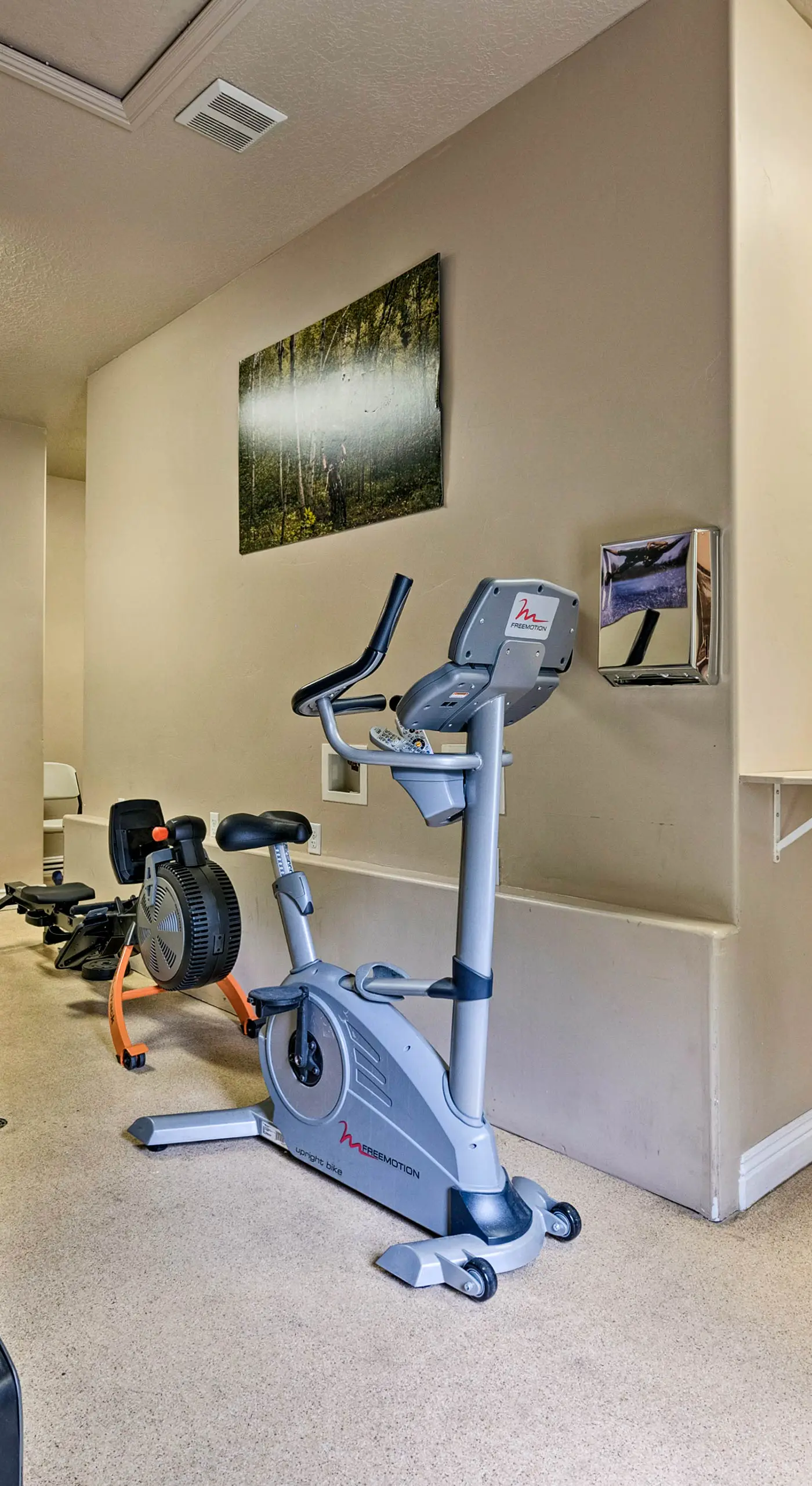 Renovated Condo 8 Miles to Snowbasin Ski Resort!