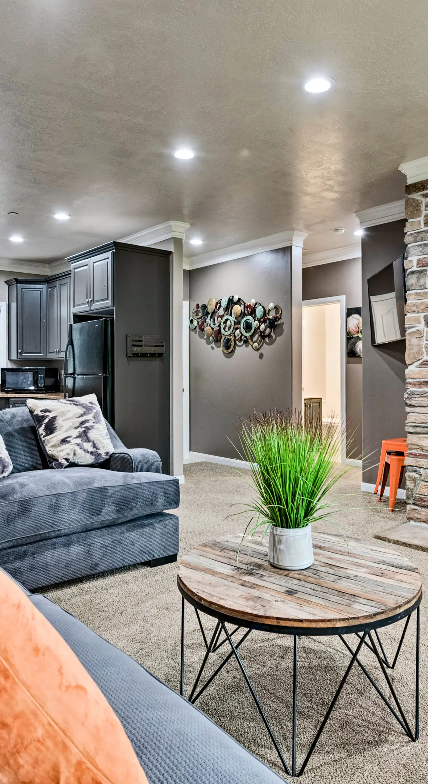 Renovated Condo 8 Miles to Snowbasin Ski Resort!
