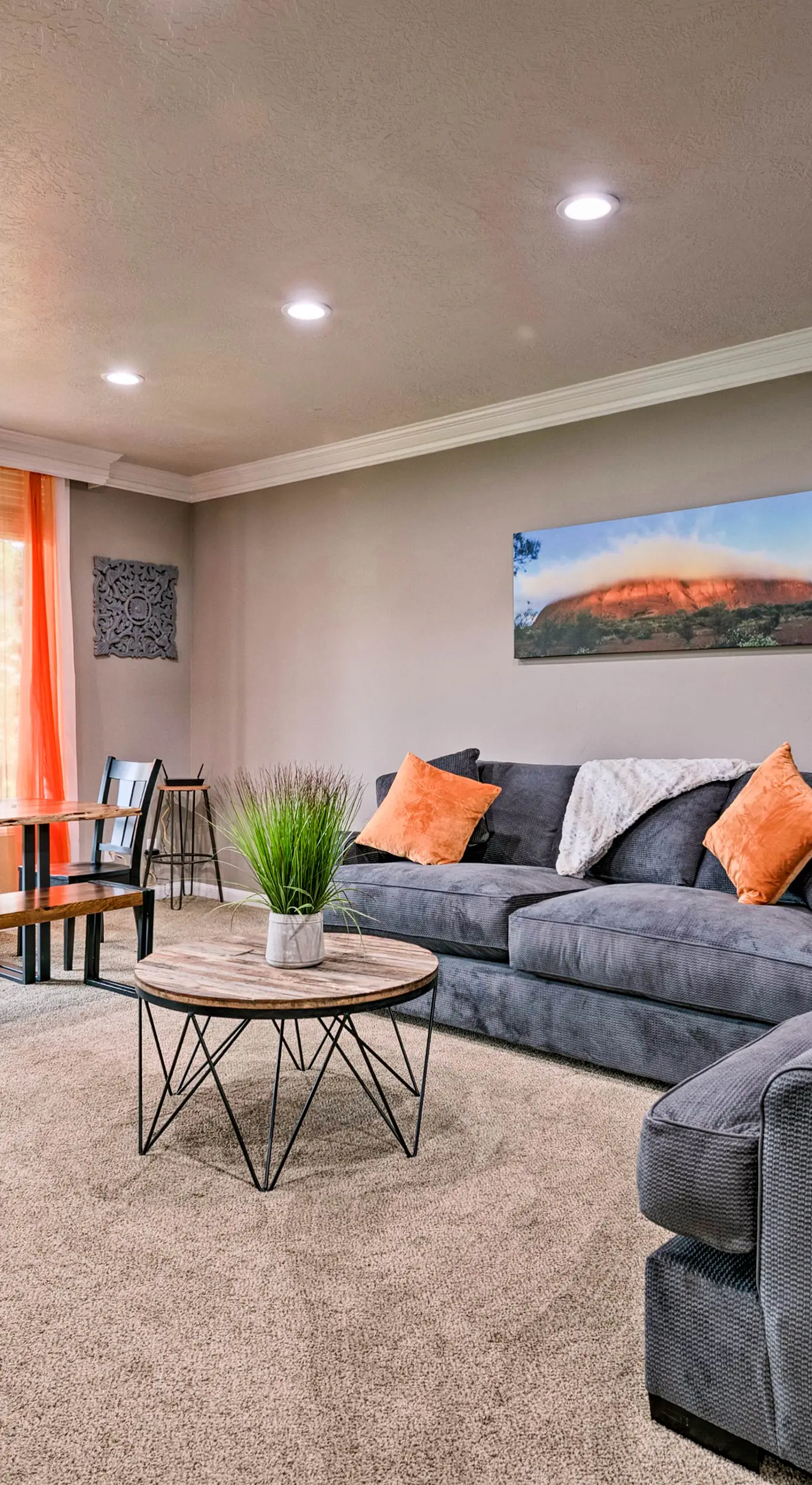 Renovated Condo 8 Miles to Snowbasin Ski Resort!