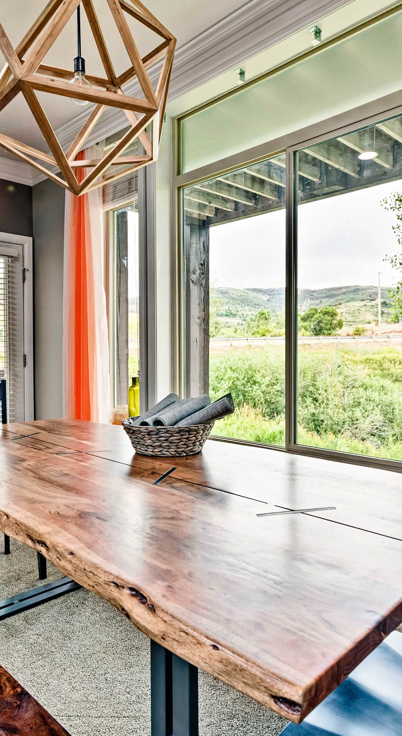 Renovated Condo 8 Miles to Snowbasin Ski Resort!