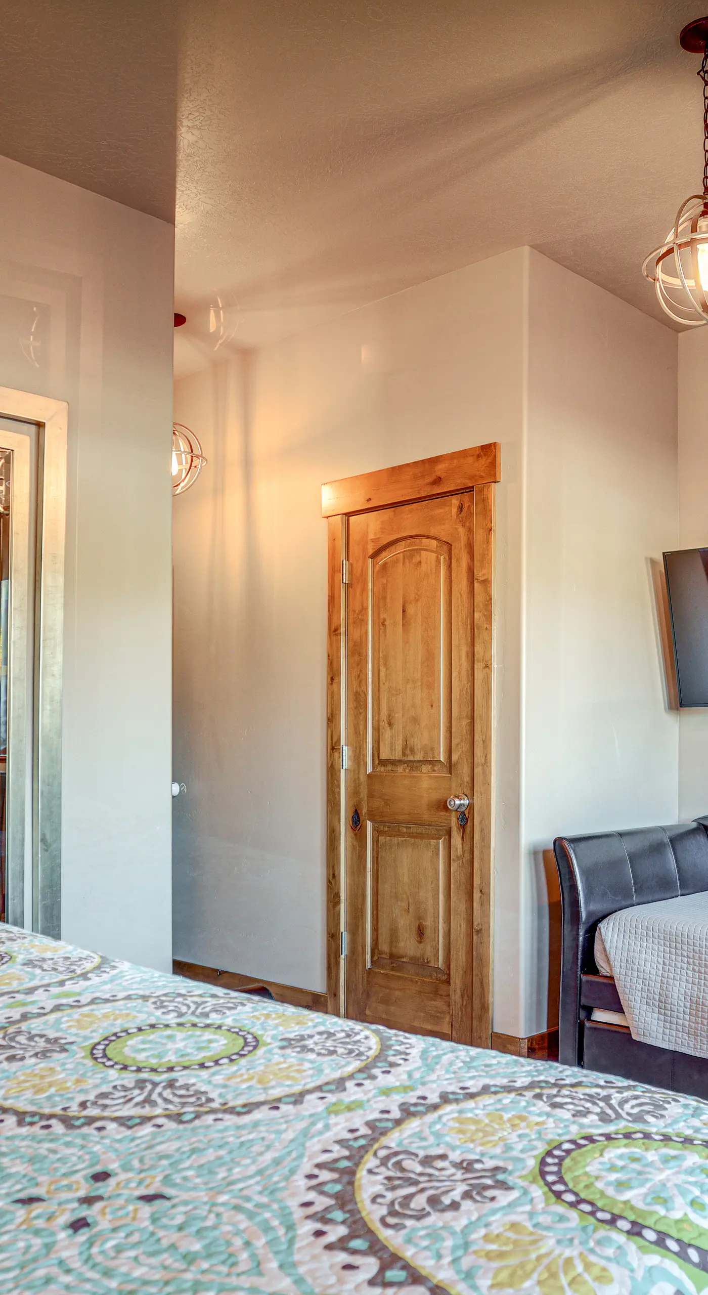 Ski, Hike & Relax: Eden Condo w/ Hot Tub Access