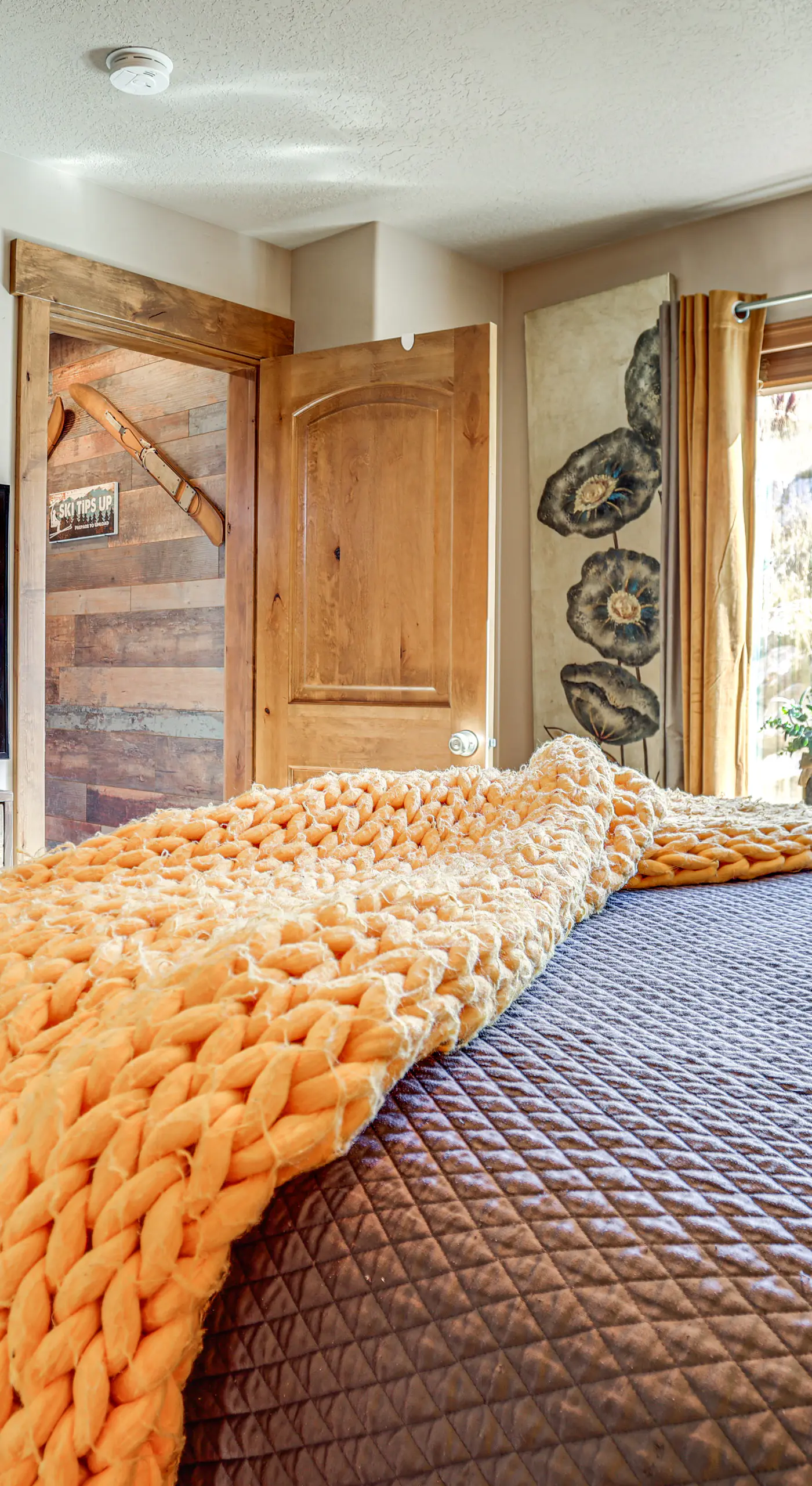 Ski, Hike & Relax: Eden Condo w/ Hot Tub Access