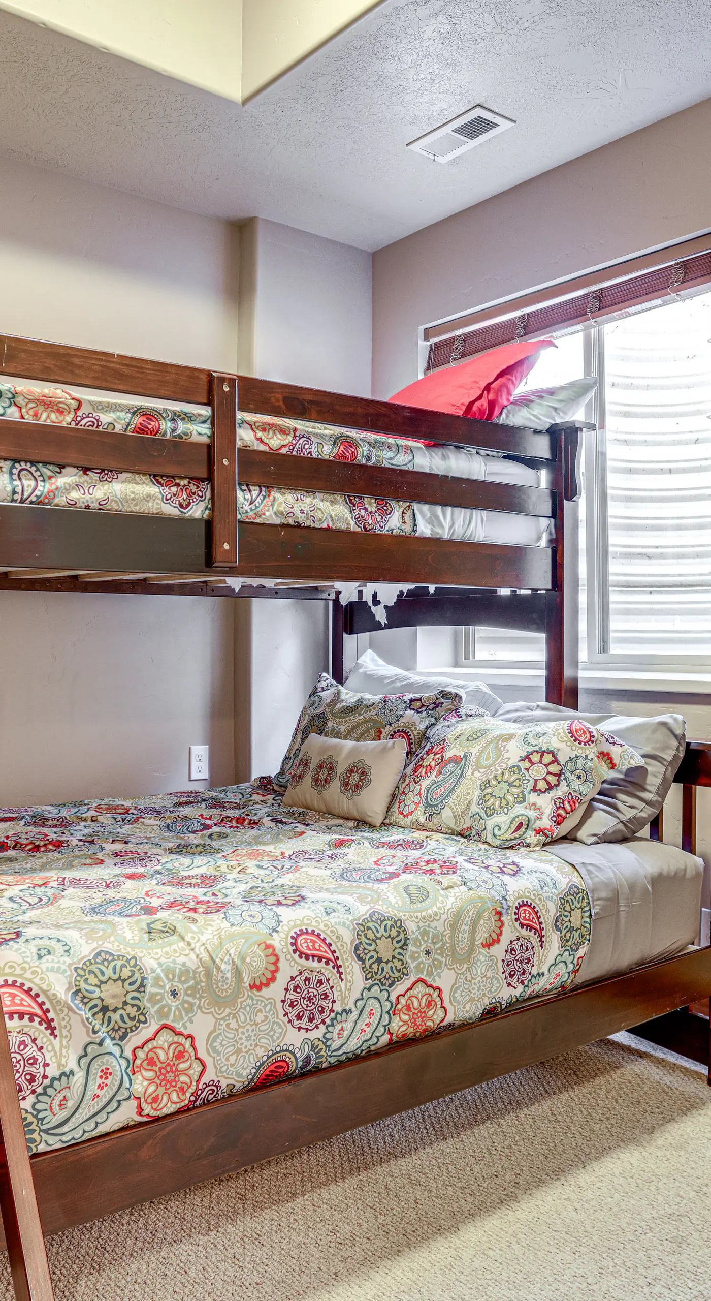 Ski, Hike & Relax: Eden Condo w/ Hot Tub Access