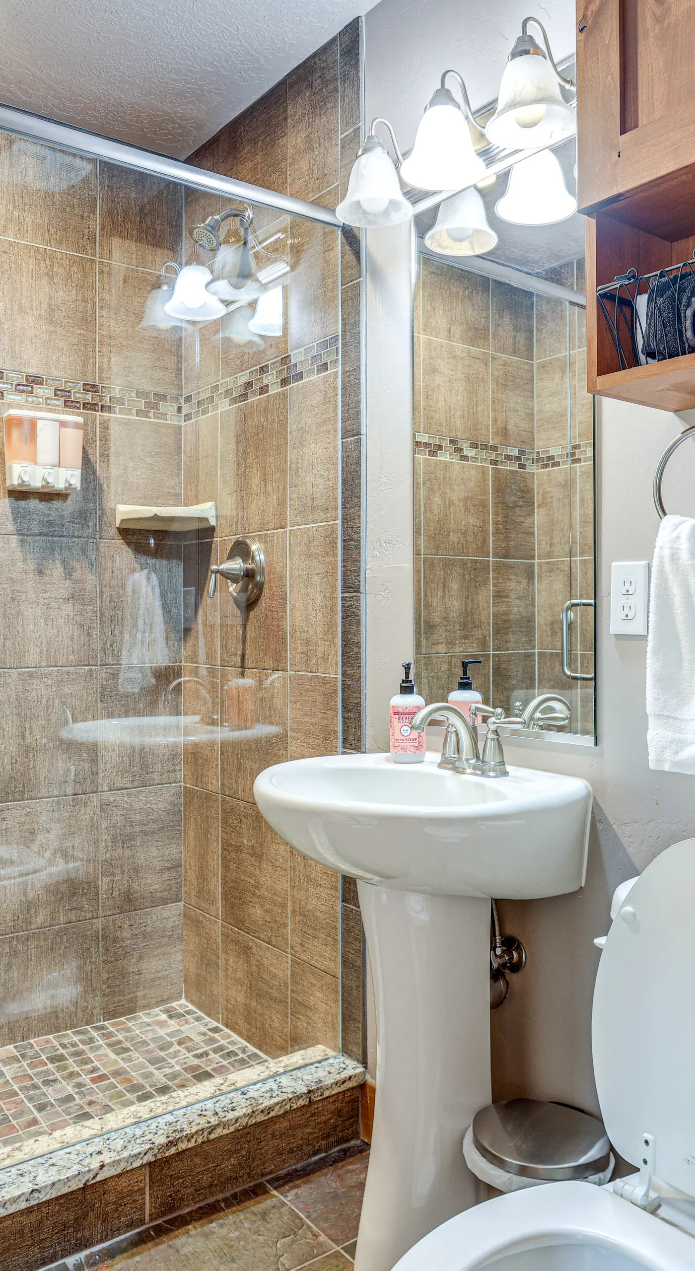 Ski, Hike & Relax: Eden Condo w/ Hot Tub Access