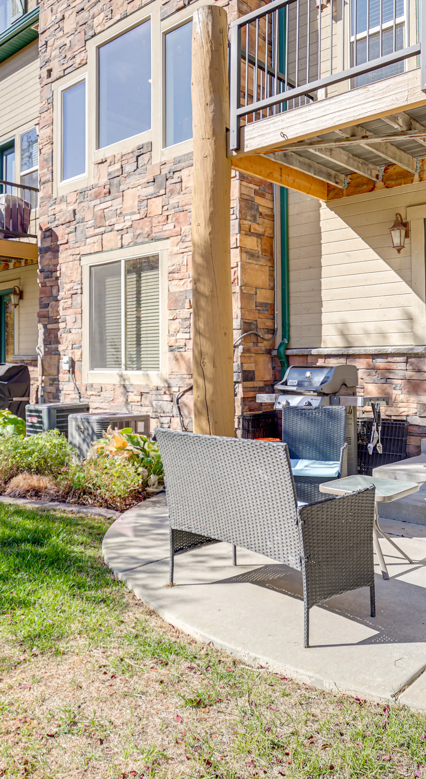 Ski, Hike & Relax: Eden Condo w/ Hot Tub Access