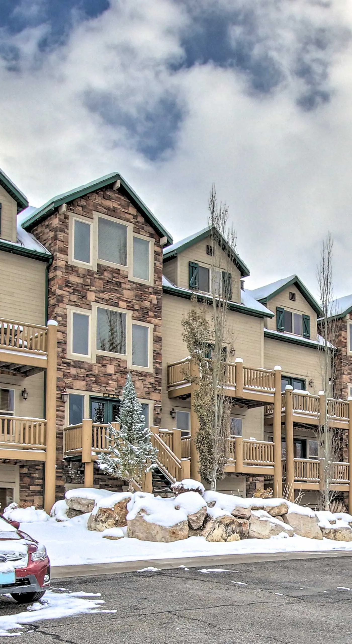 Ski, Hike & Relax: Eden Condo w/ Hot Tub Access