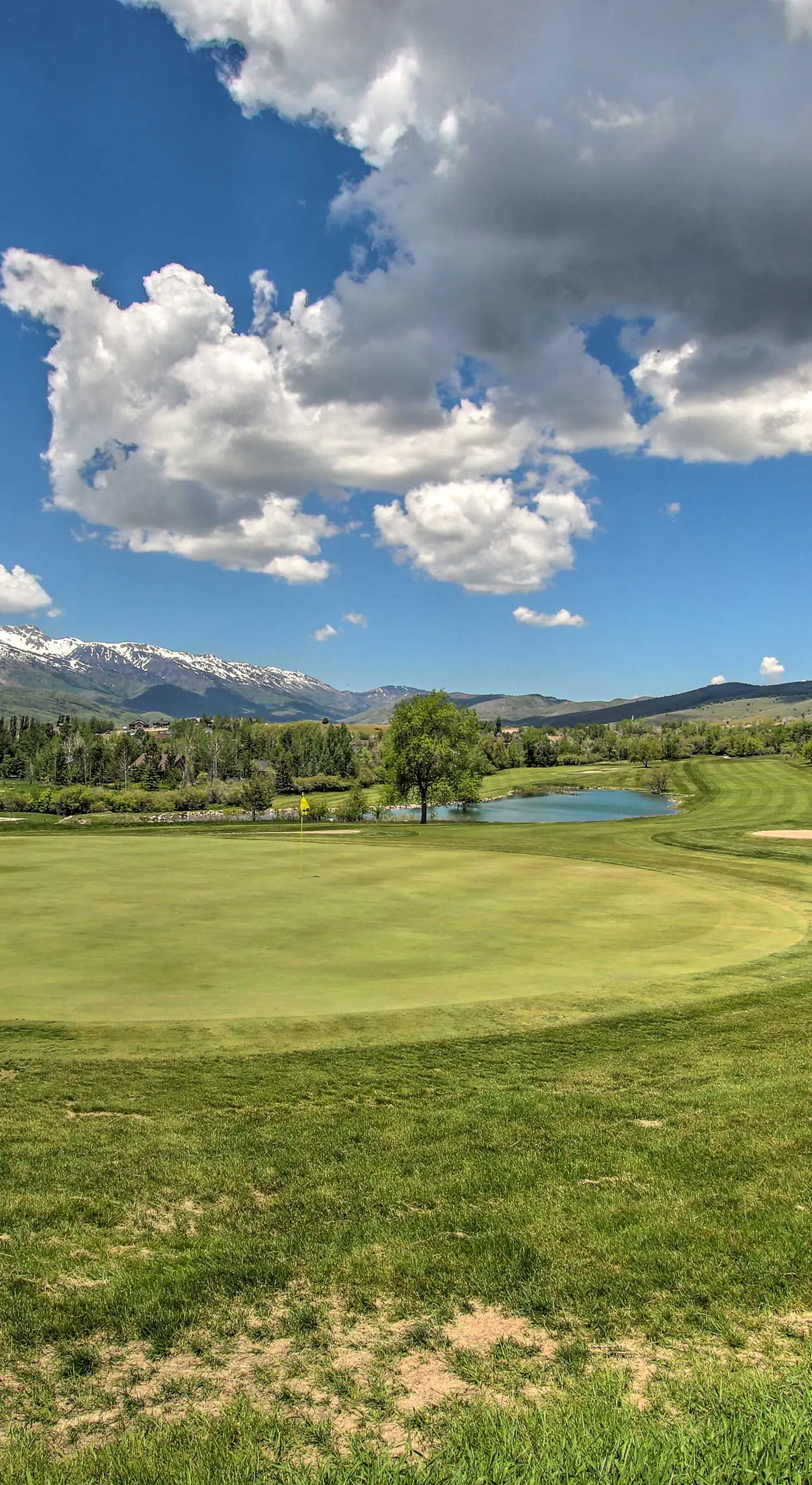 Ski, Hike & Relax: Eden Condo w/ Hot Tub Access