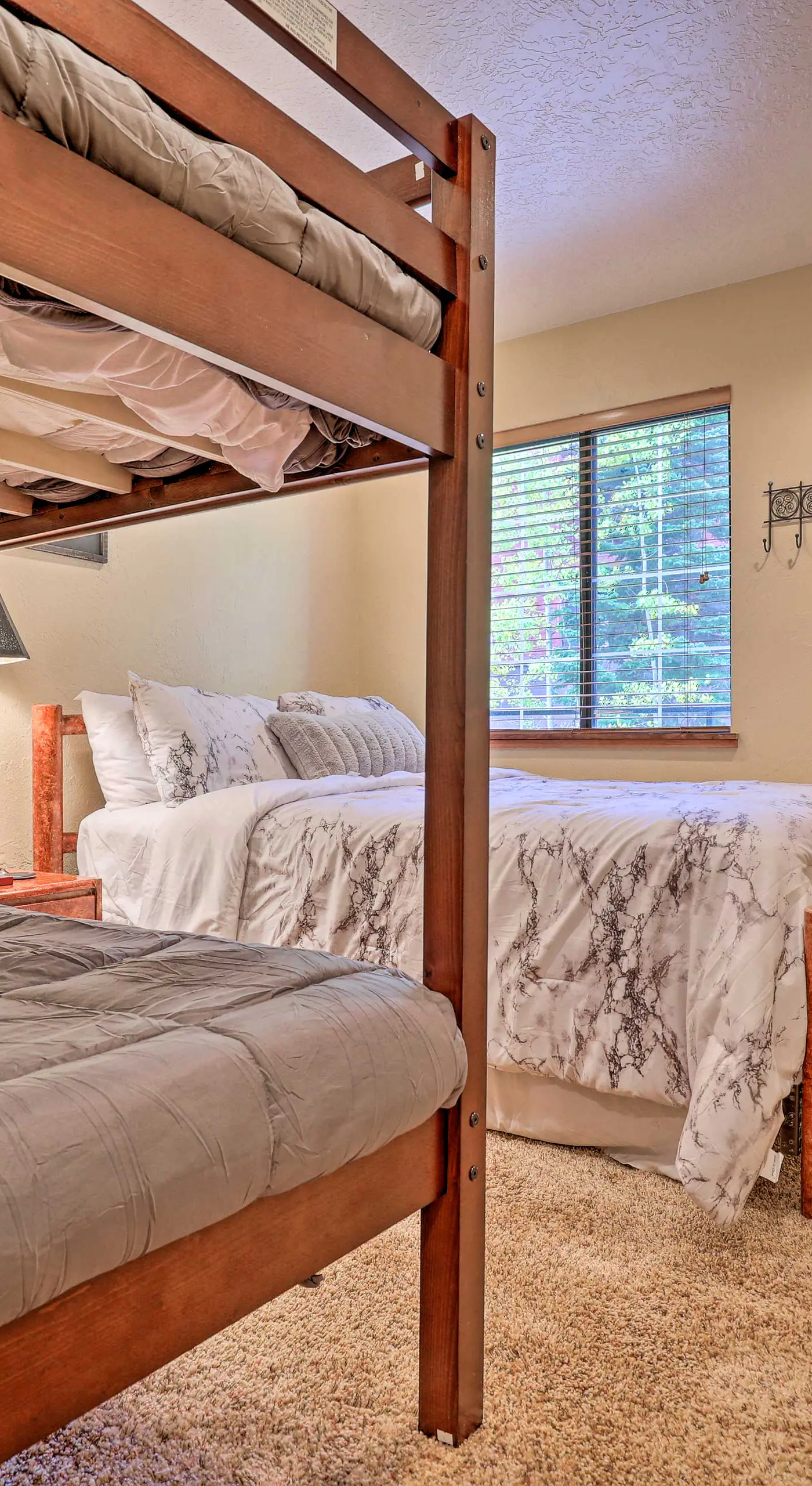Ski-in/Ski-Out Brian Head Condo w/ Hot Tub Access!