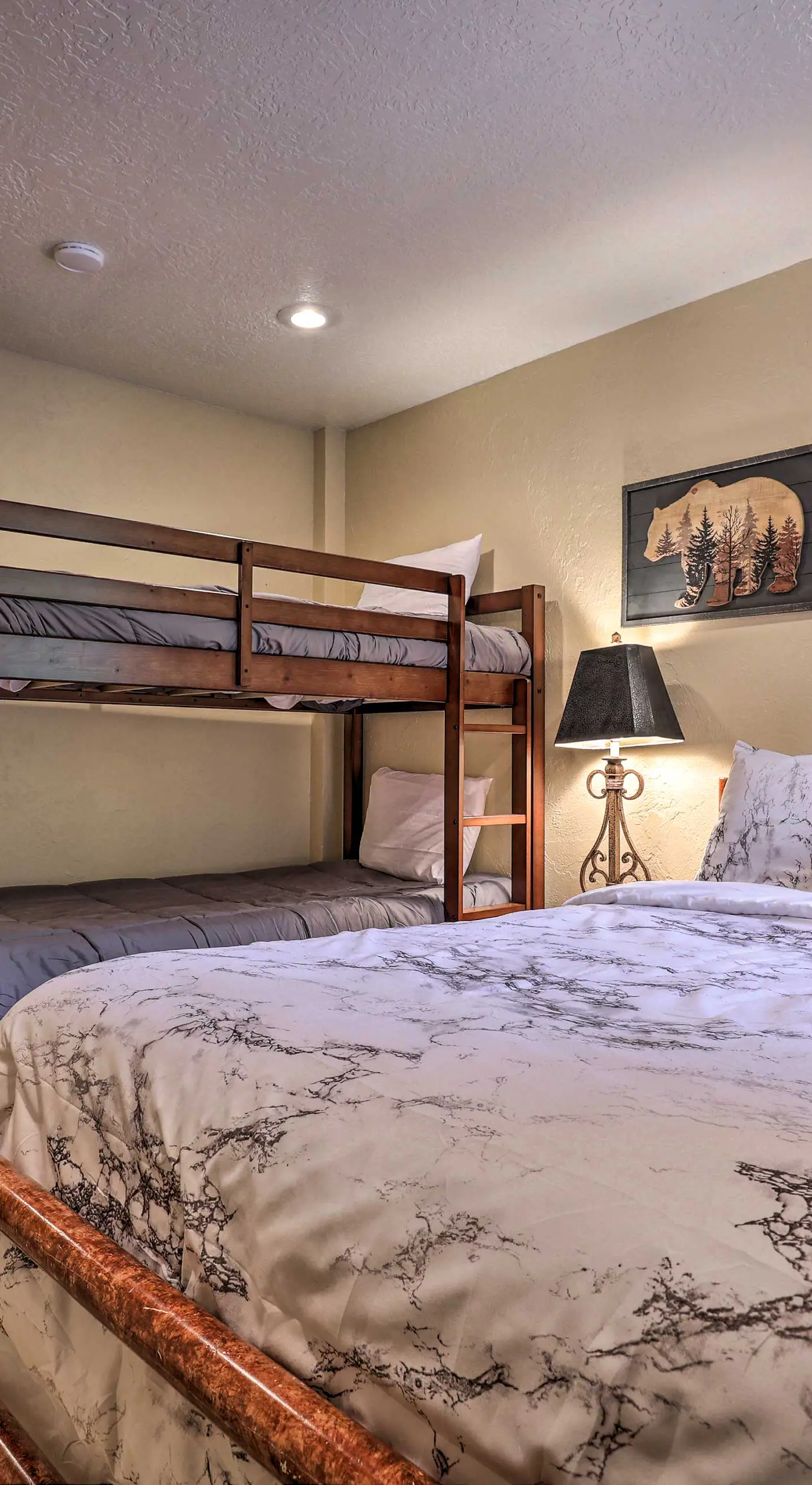 Ski-in/Ski-Out Brian Head Condo w/ Hot Tub Access!