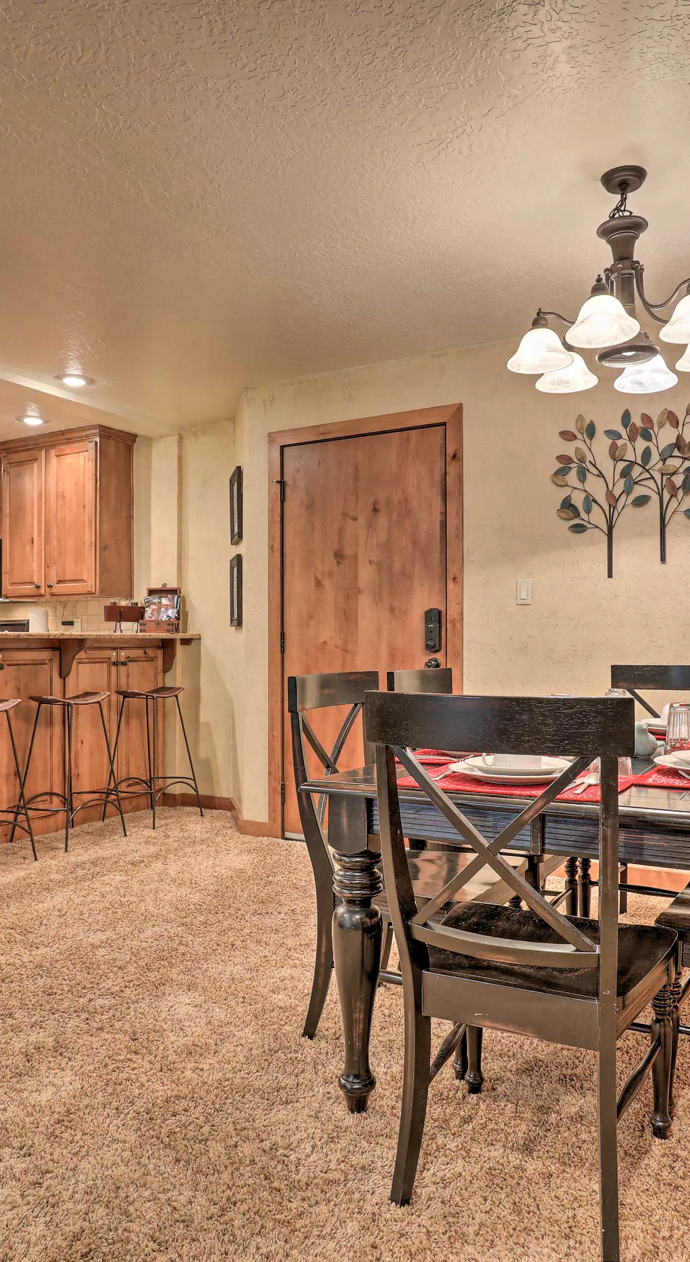Ski-in/Ski-Out Brian Head Condo w/ Hot Tub Access!