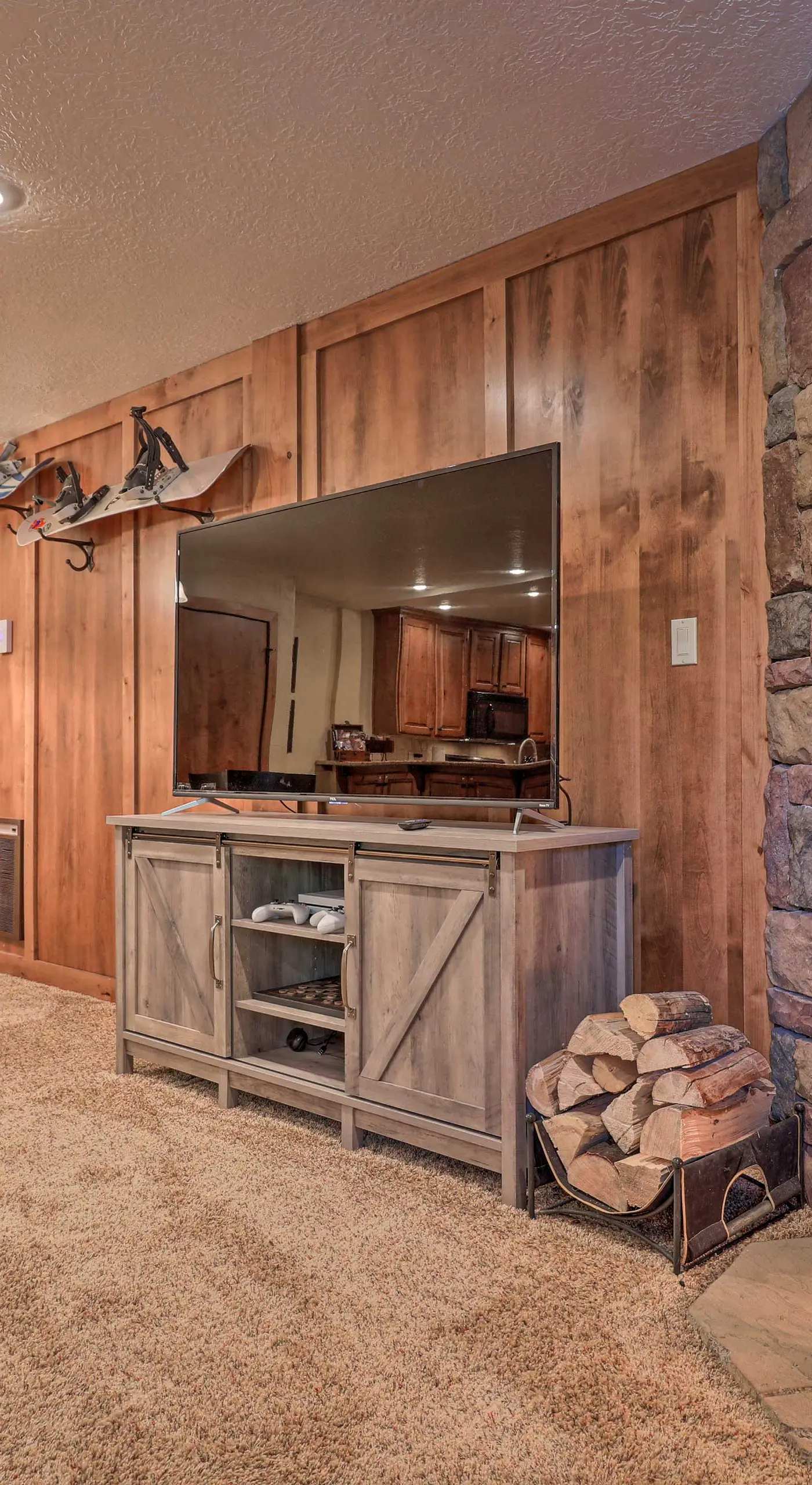 Ski-in/Ski-Out Brian Head Condo w/ Hot Tub Access!