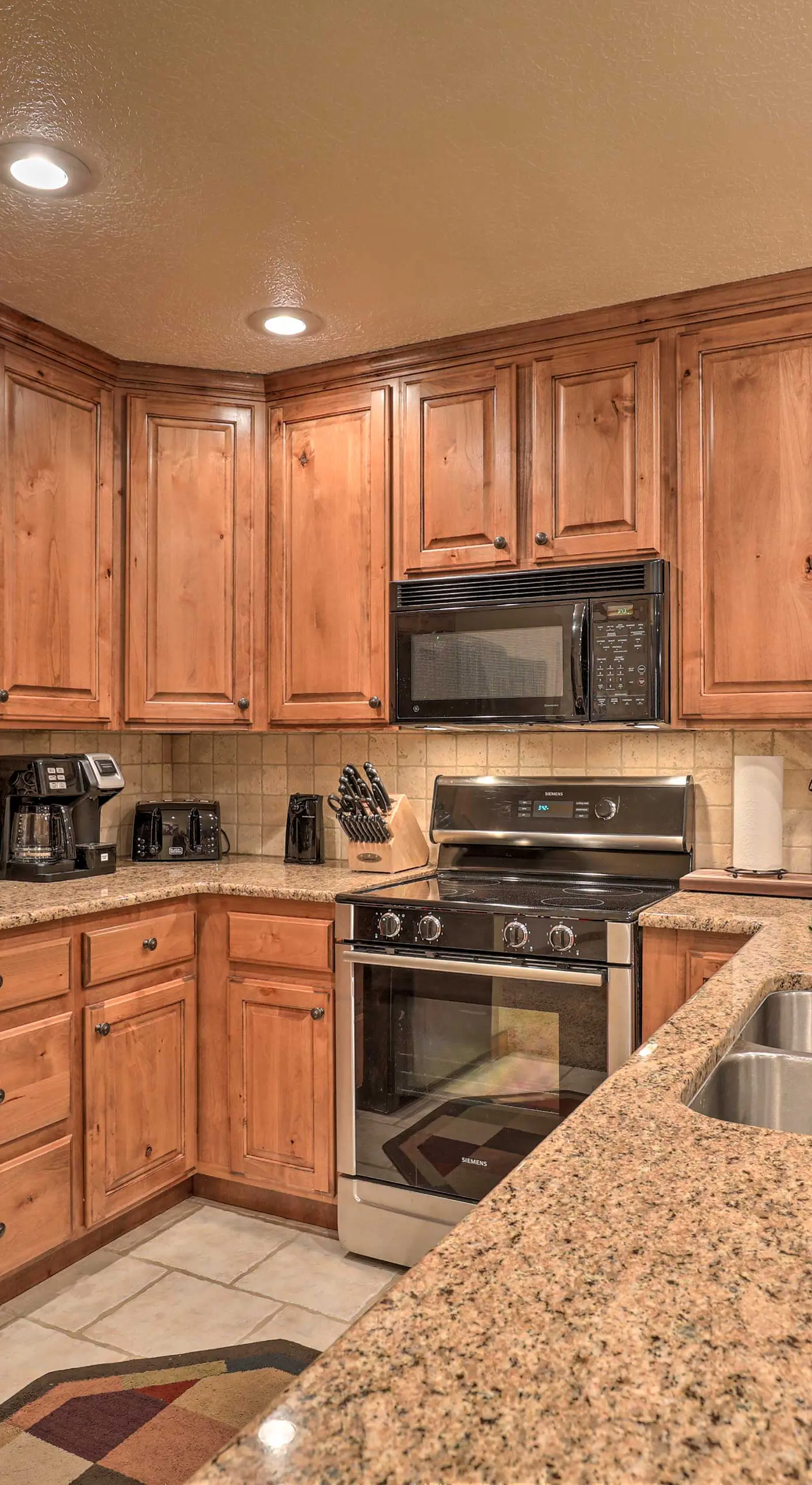 Ski-in/Ski-Out Brian Head Condo w/ Hot Tub Access!