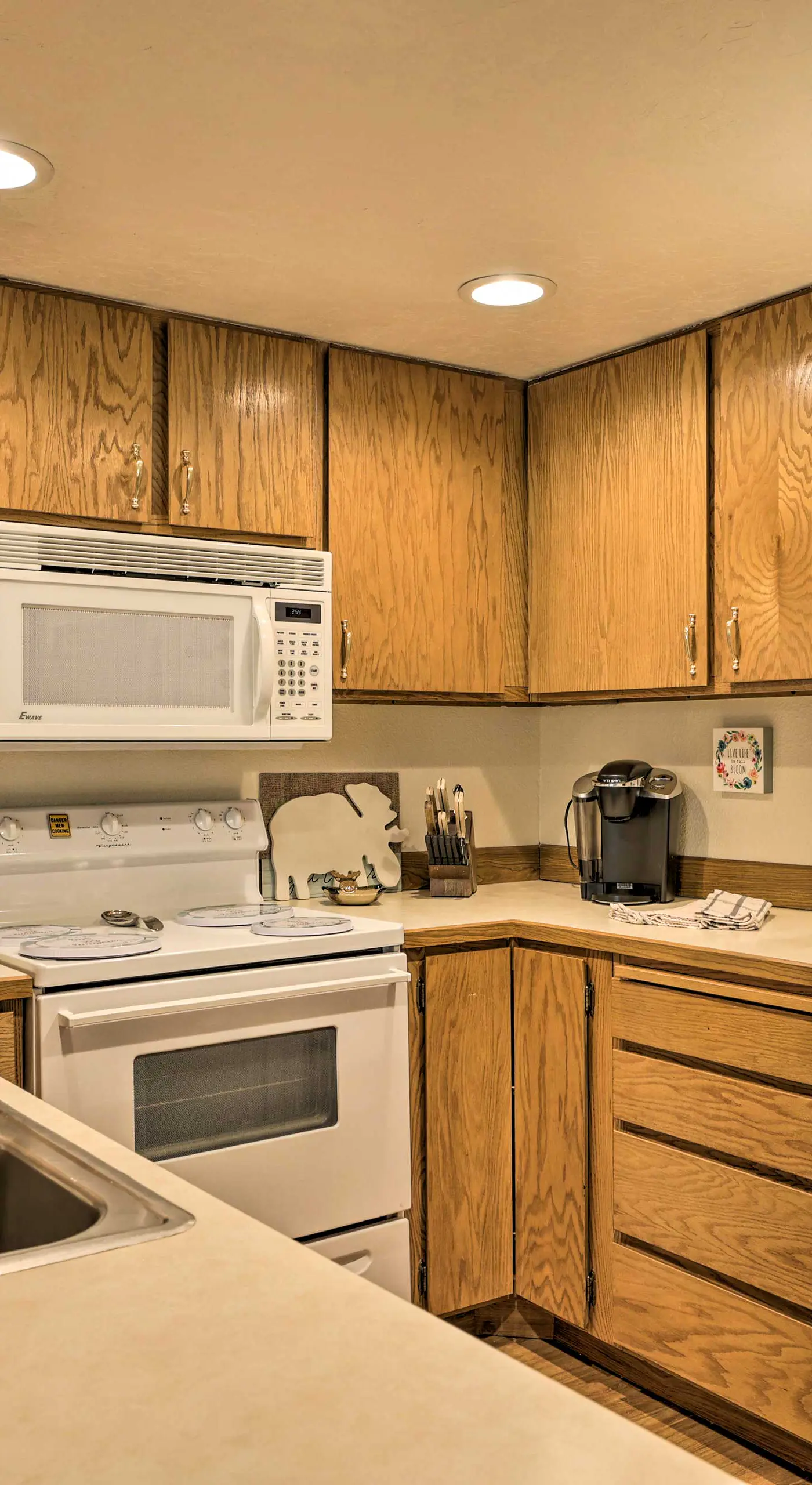 Slopeside Condo with Hot Tub + Game Room Access!
