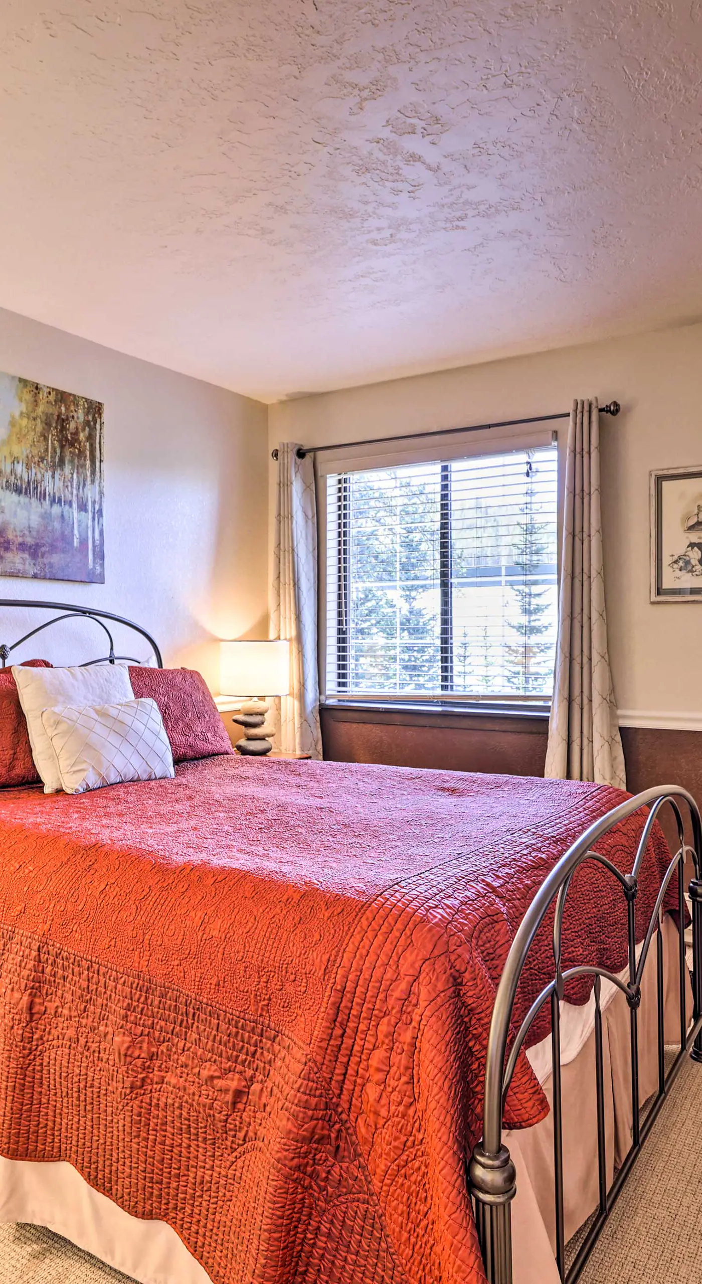 Slopeside Condo with Hot Tub + Game Room Access!