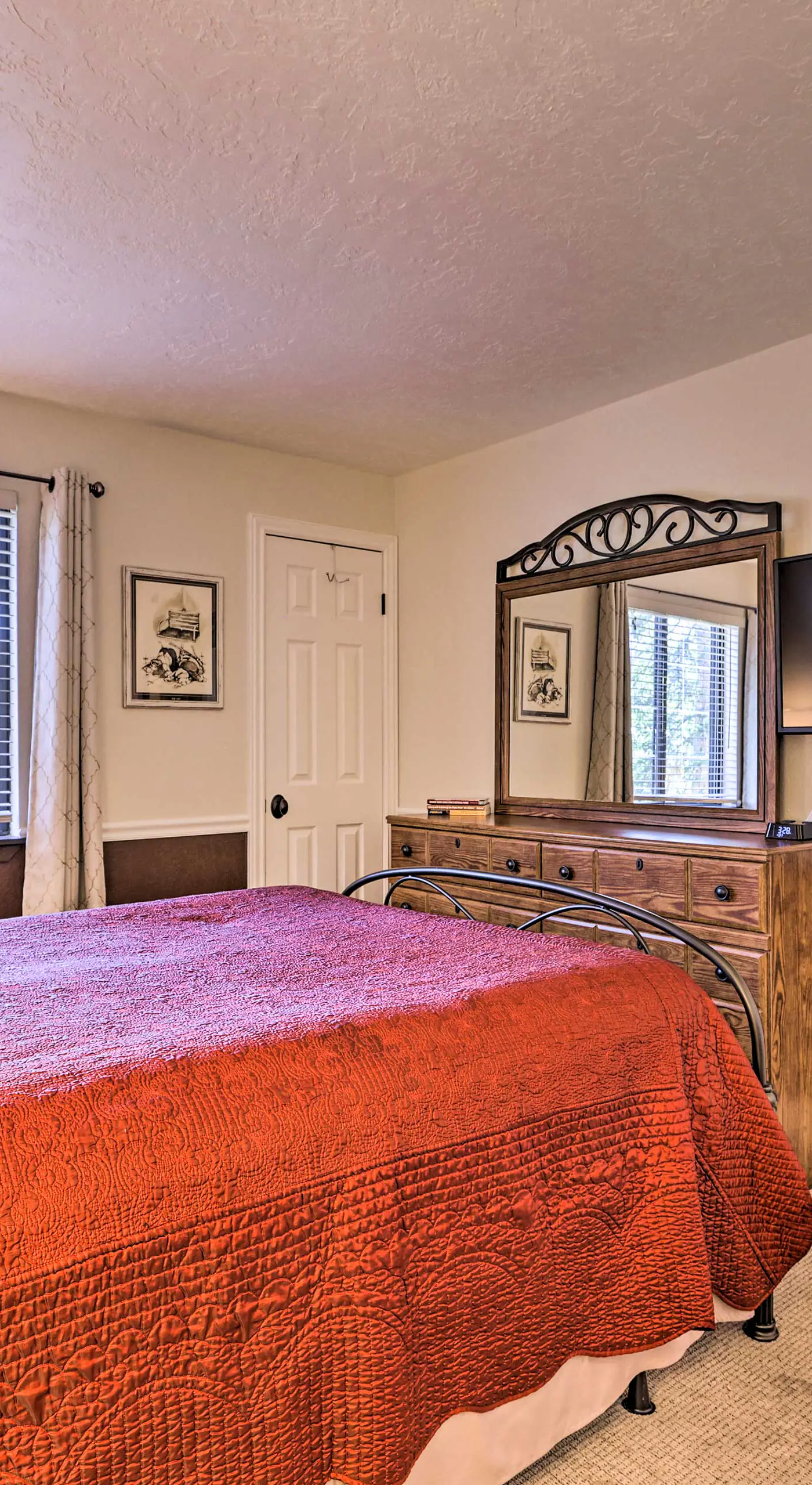 Slopeside Condo with Hot Tub + Game Room Access!