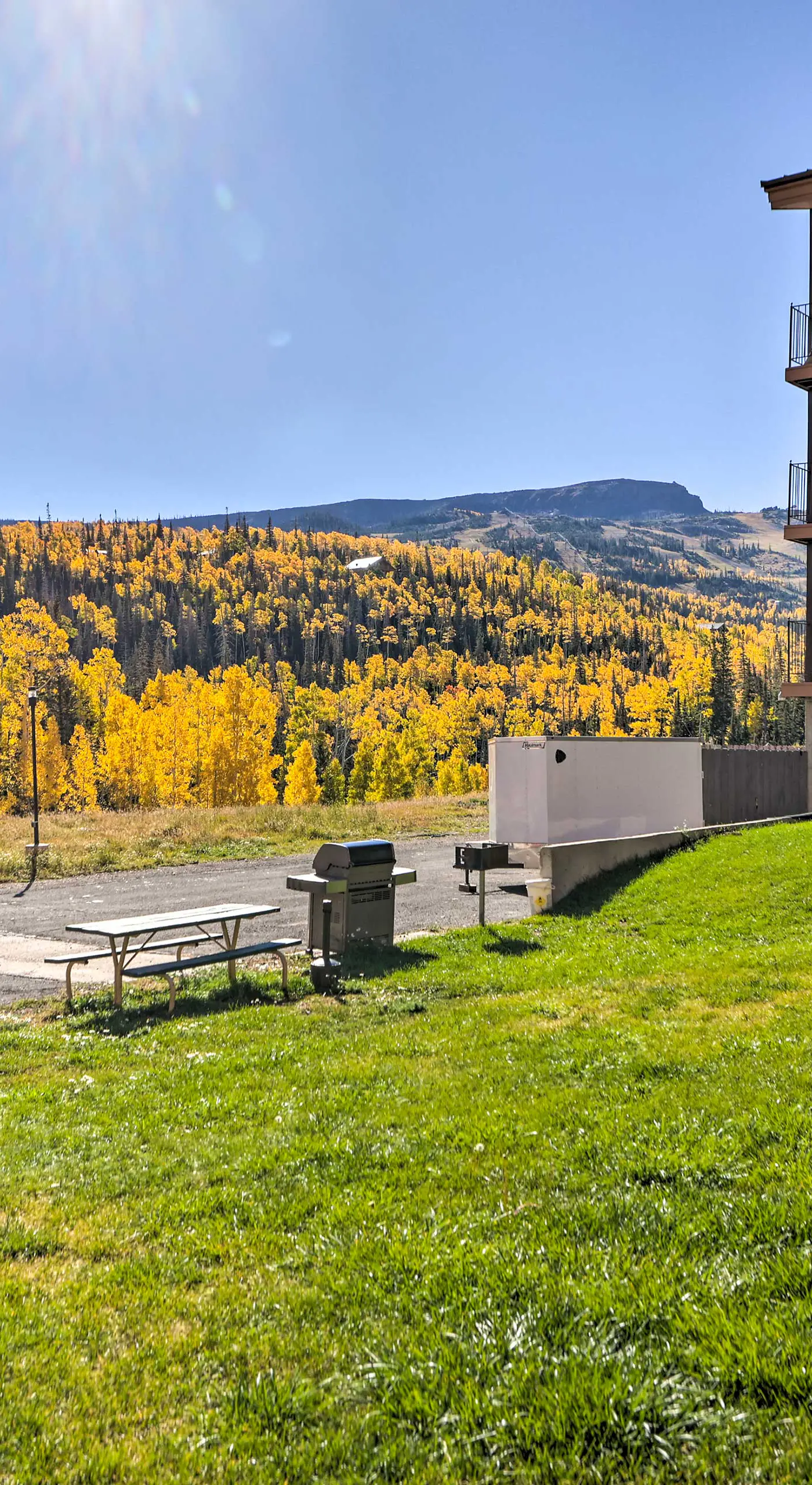Walk to Brian Head Resort: Cozy Studio w/ Balcony