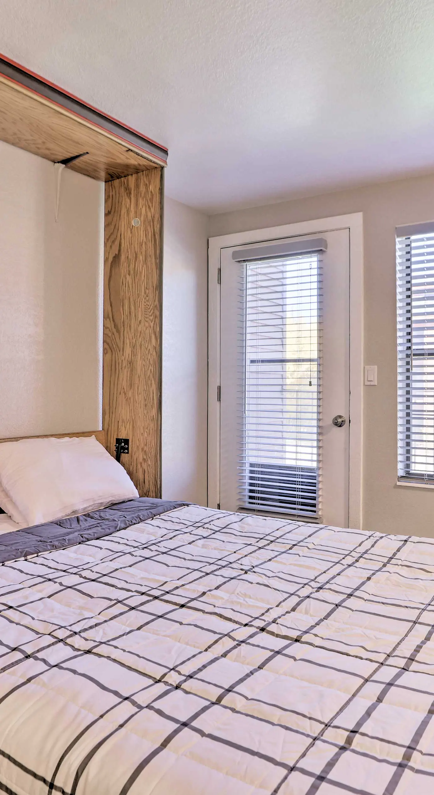 Walk to Brian Head Resort: Cozy Studio w/ Balcony