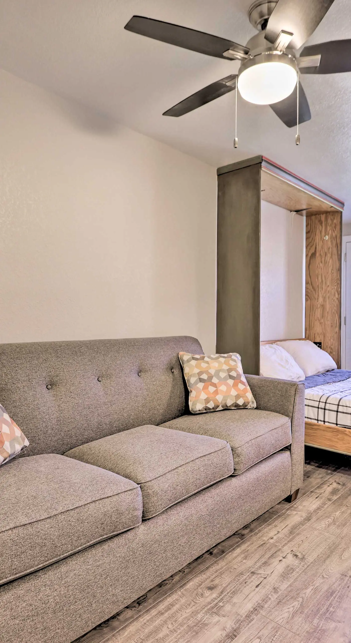 Walk to Brian Head Resort: Cozy Studio w/ Balcony