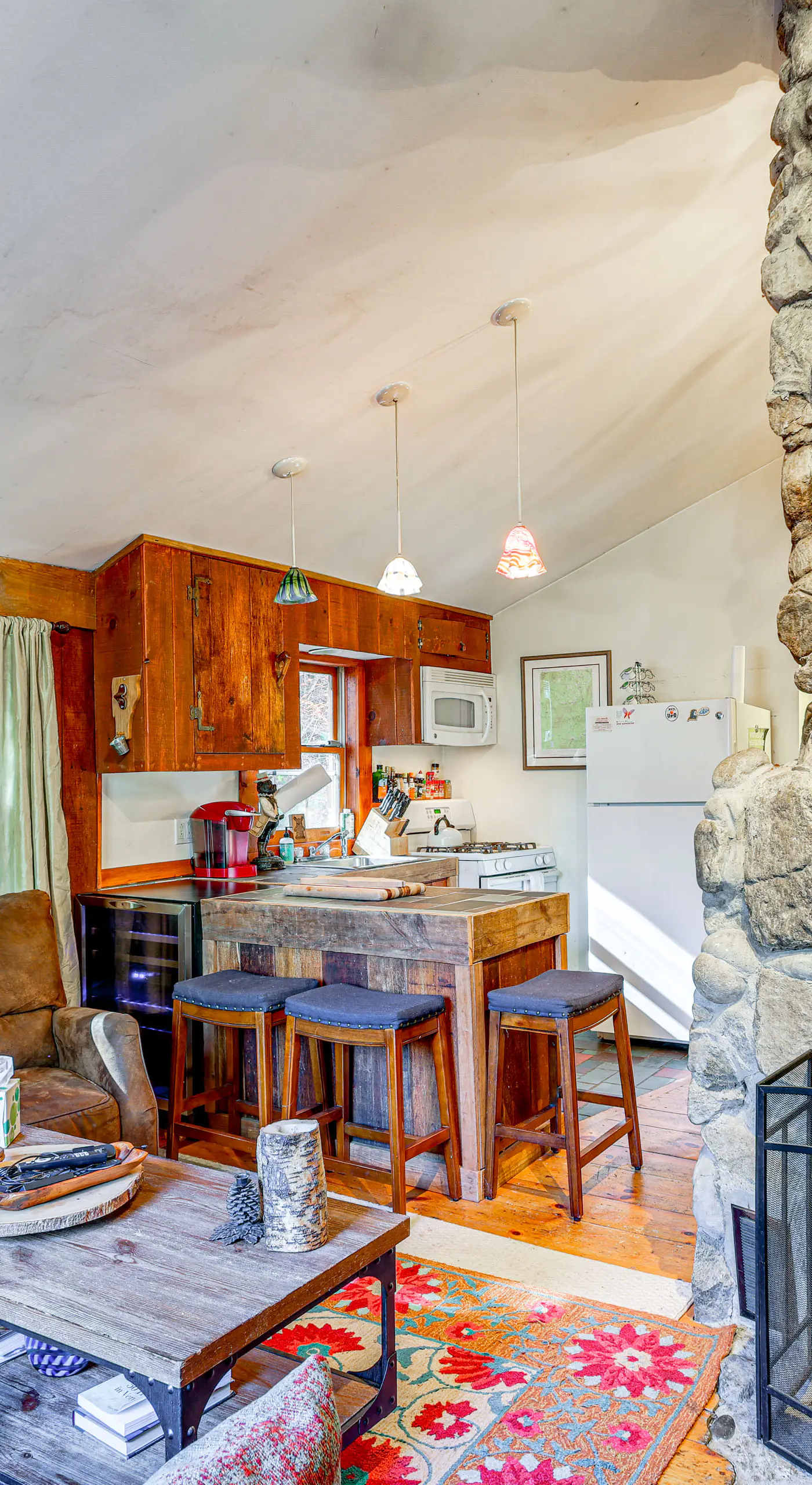 4 Mi to Stratton Mountain Resort! Cabin w/ Hot Tub