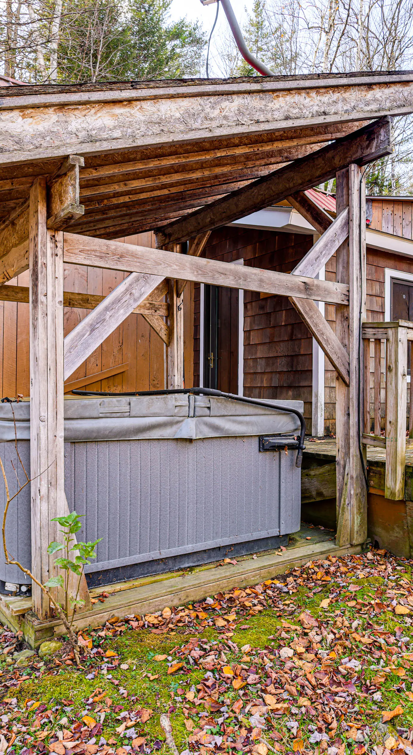 4 Mi to Stratton Mountain Resort! Cabin w/ Hot Tub