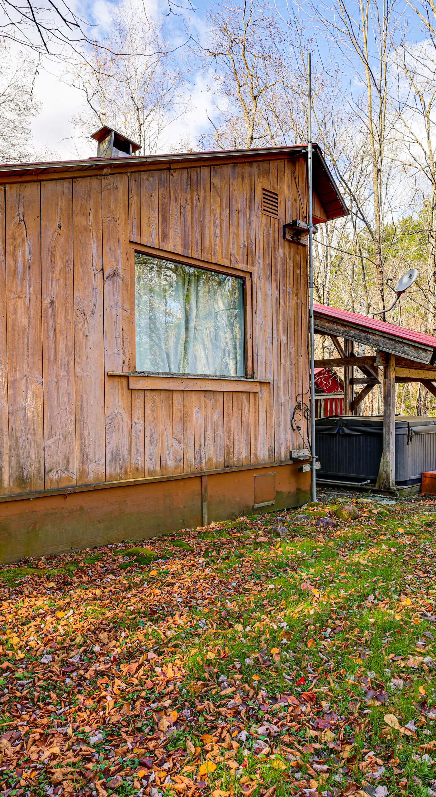 4 Mi to Stratton Mountain Resort! Cabin w/ Hot Tub