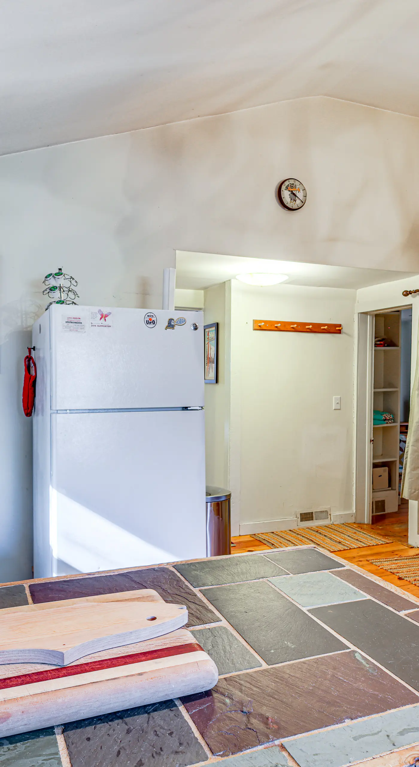 4 Mi to Stratton Mountain Resort! Cabin w/ Hot Tub