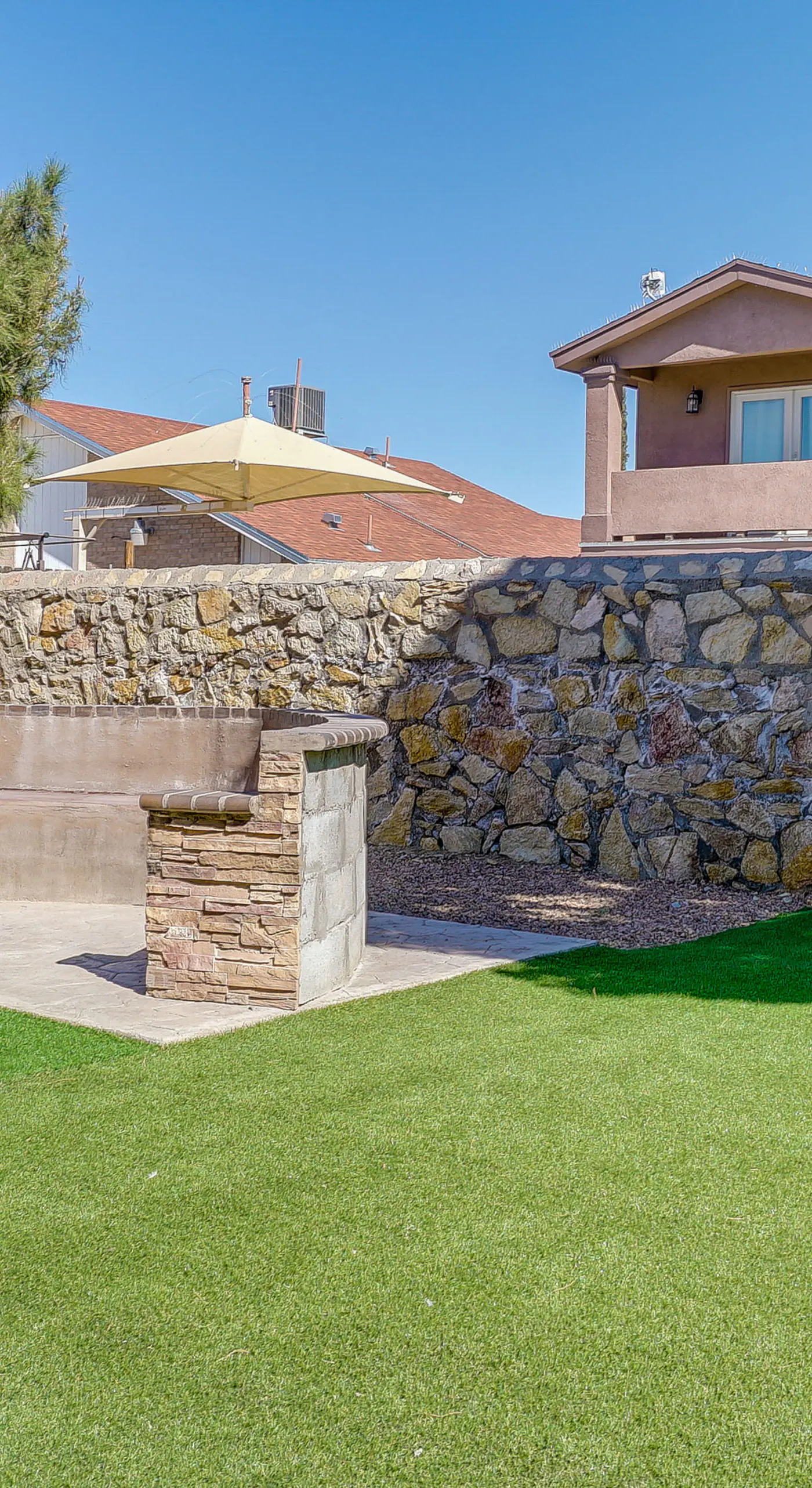 20 Mi to Dtwn El Paso: Pet-Friendly Retreat!
