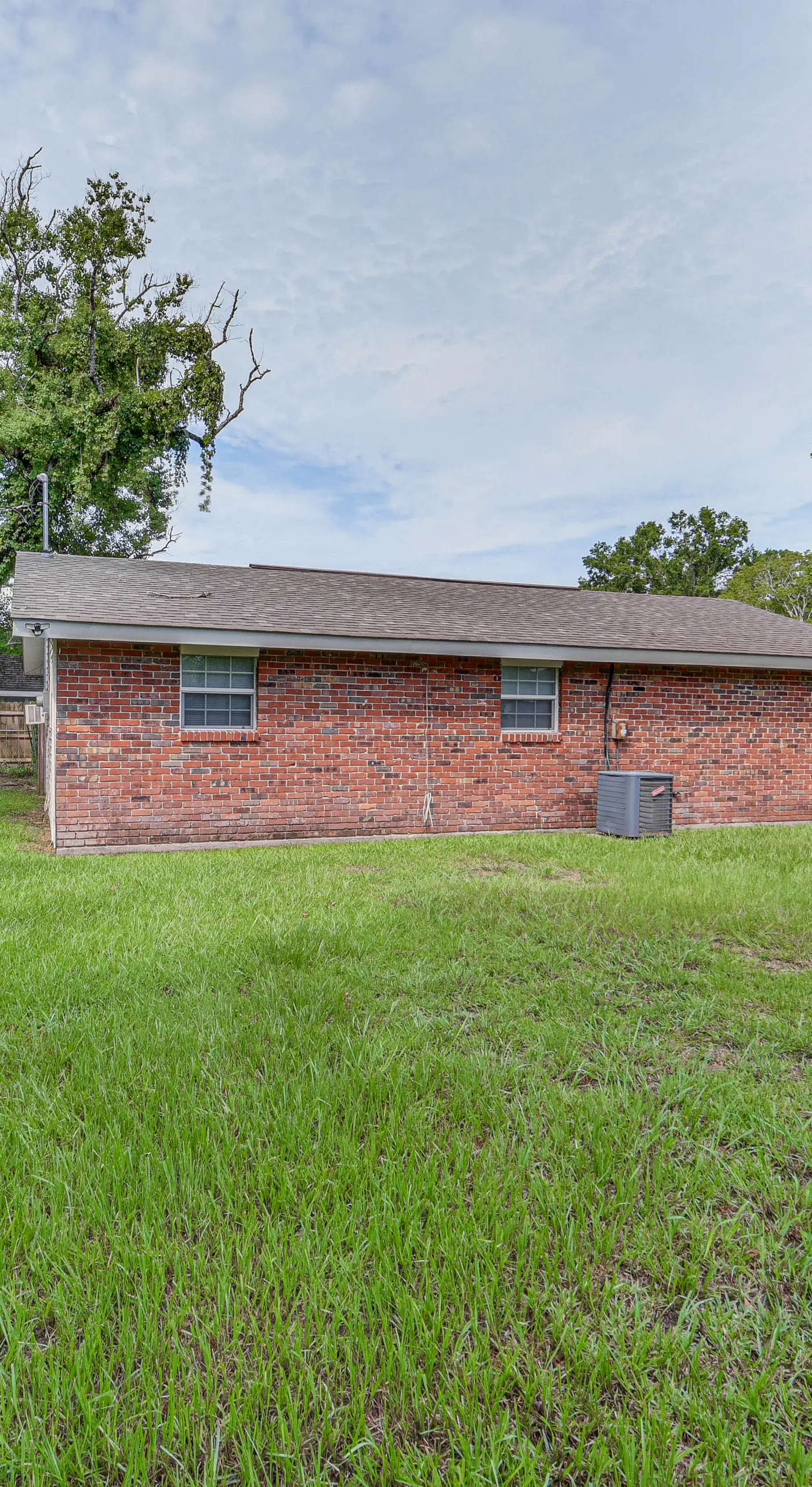 Baton Rouge Home w/ Yard ~ 14 Mi to Downtown!