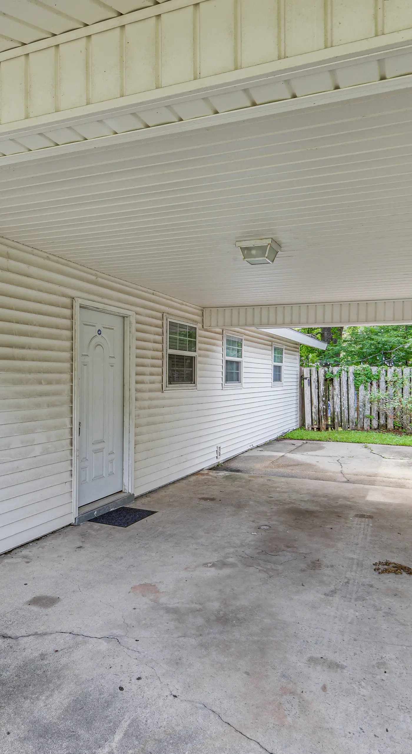 Baton Rouge Home w/ Yard ~ 14 Mi to Downtown!