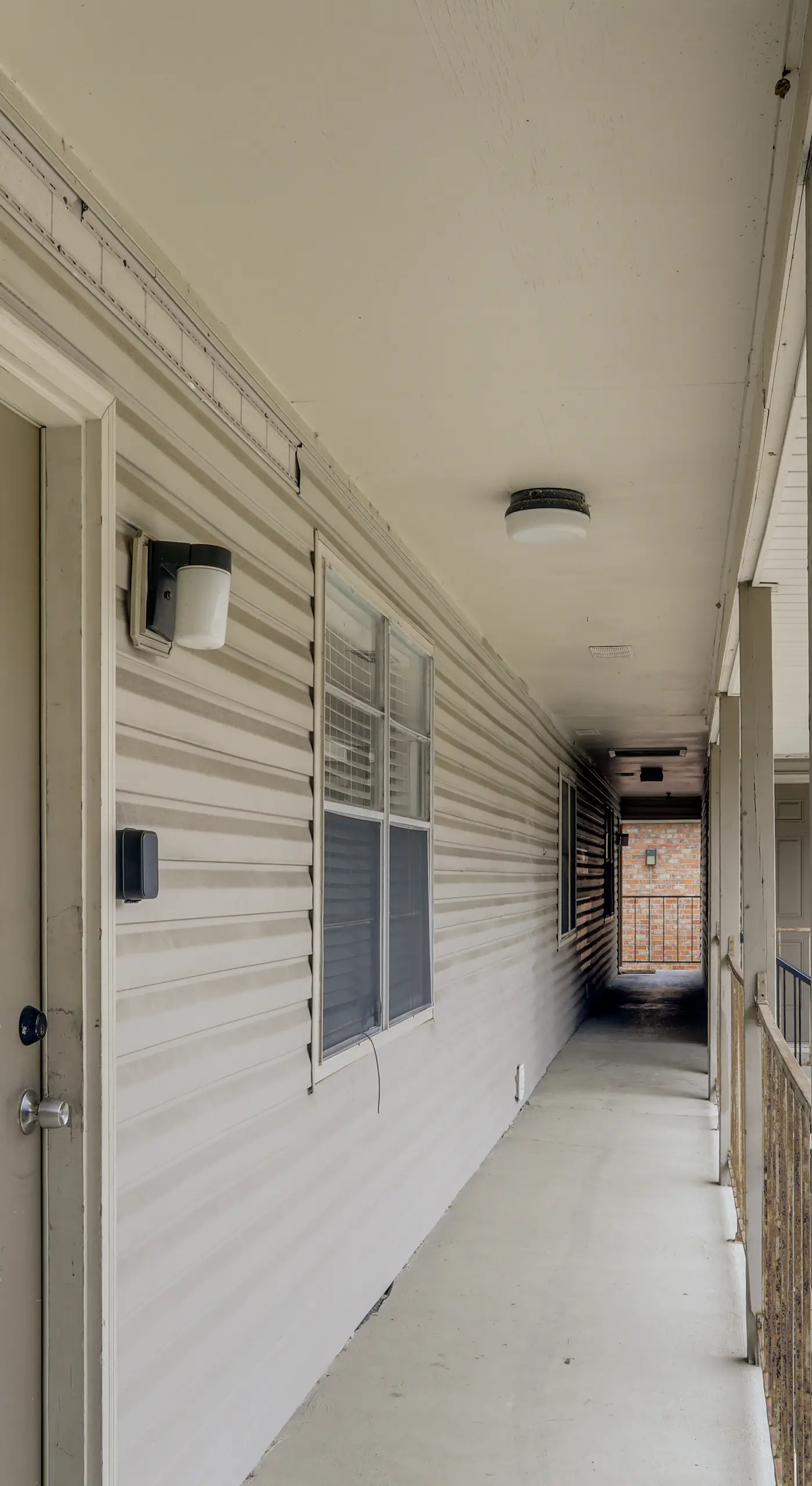 Walk to LSU Campus & Bars! Condo w/ Community Pool