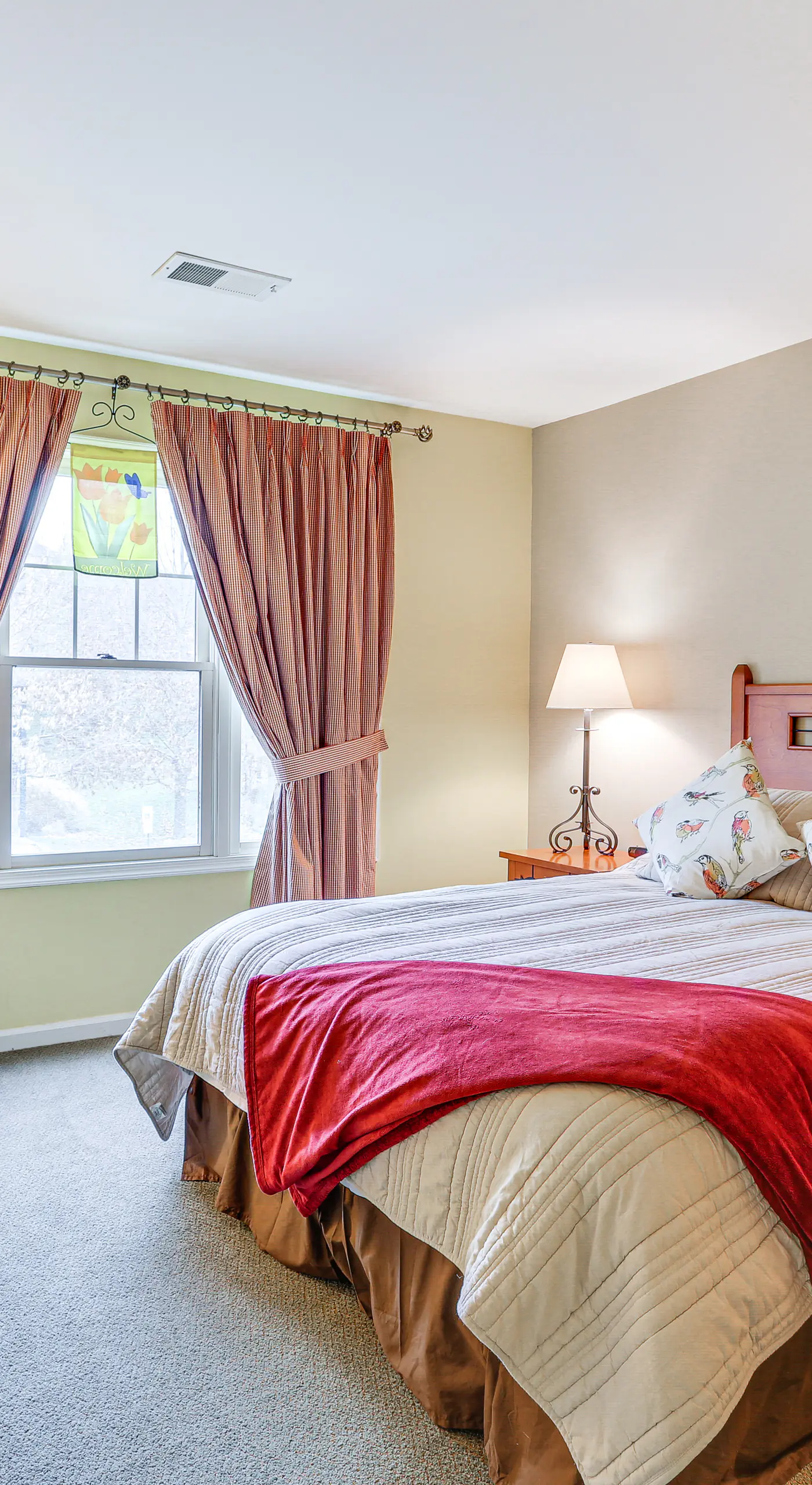 Spacious Condo w/ View < 1 Mi to Mtn Creek Resort!