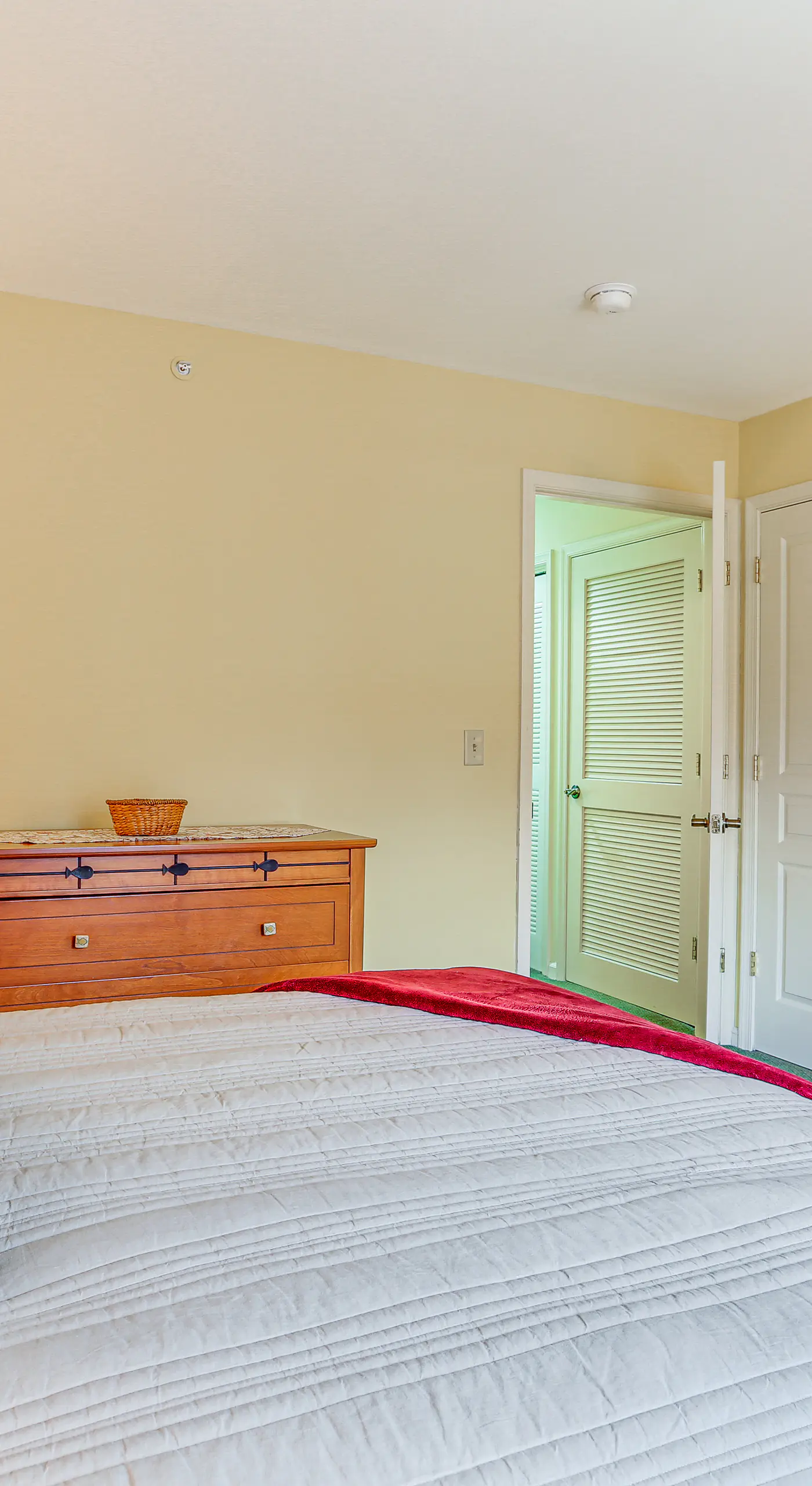 Spacious Condo w/ View < 1 Mi to Mtn Creek Resort!