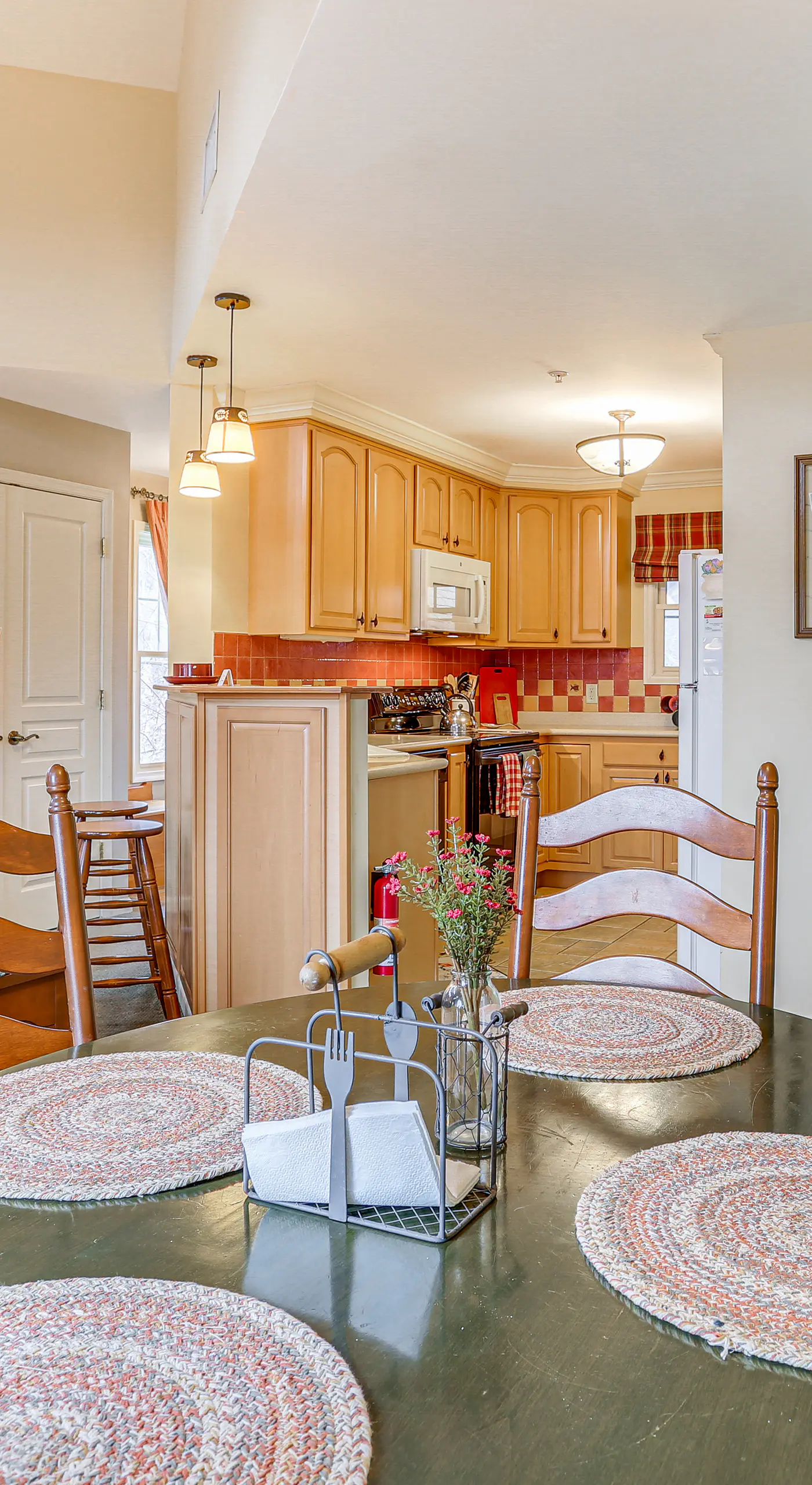 Spacious Condo w/ View < 1 Mi to Mtn Creek Resort!