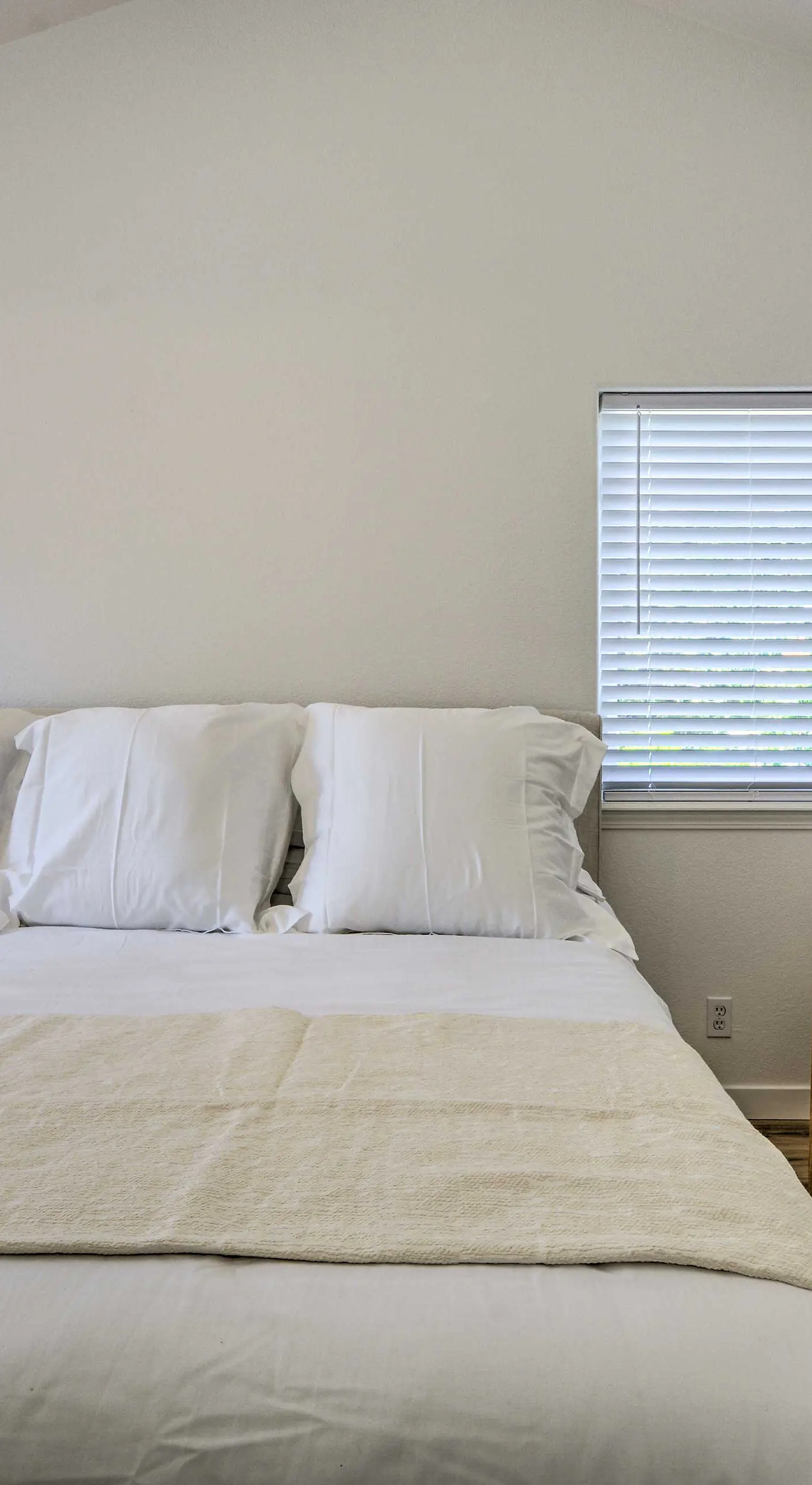 Close to Parks & Brews: Sunny Grants Pass Apt!