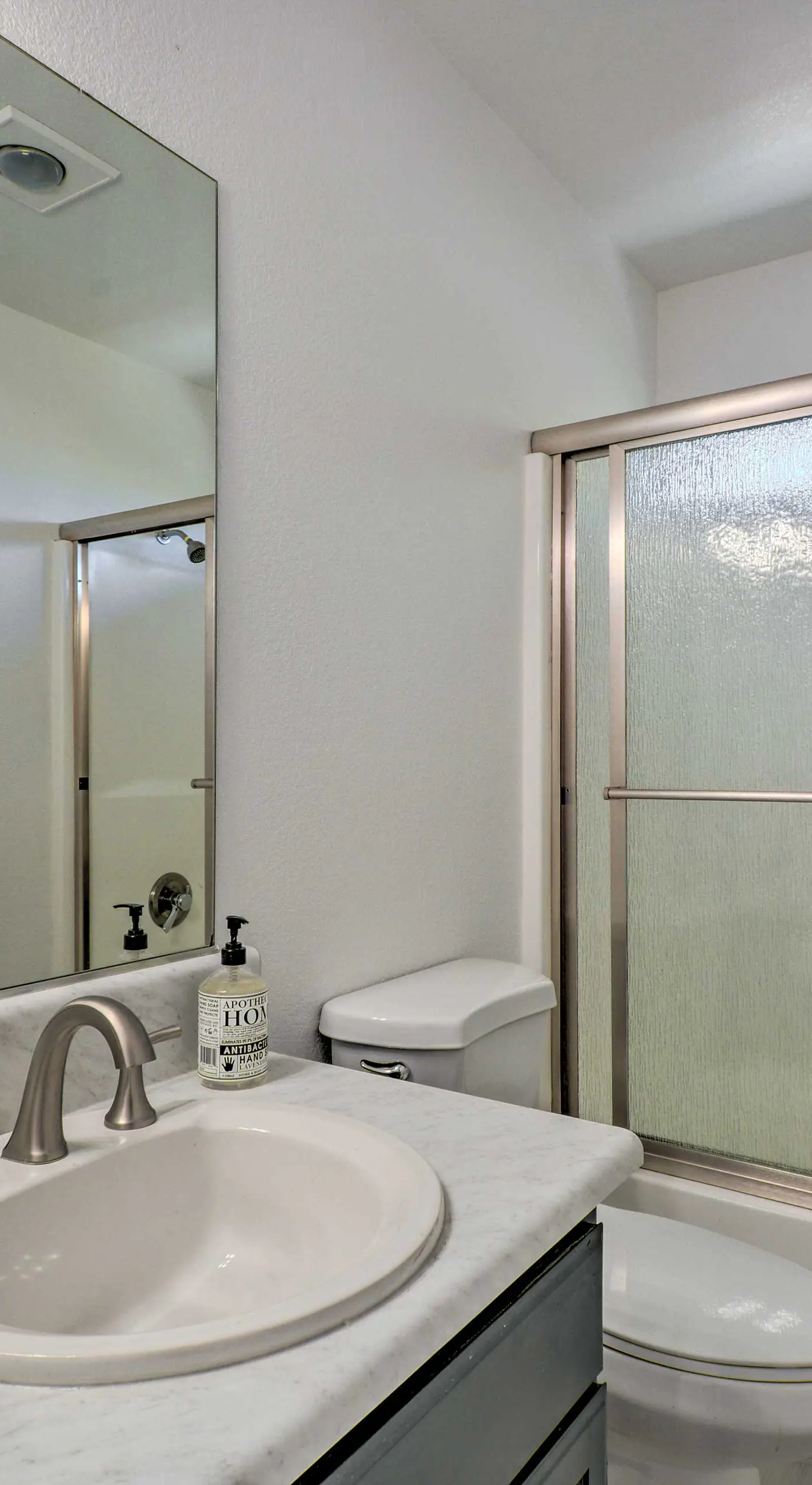 Close to Parks & Brews: Sunny Grants Pass Apt!