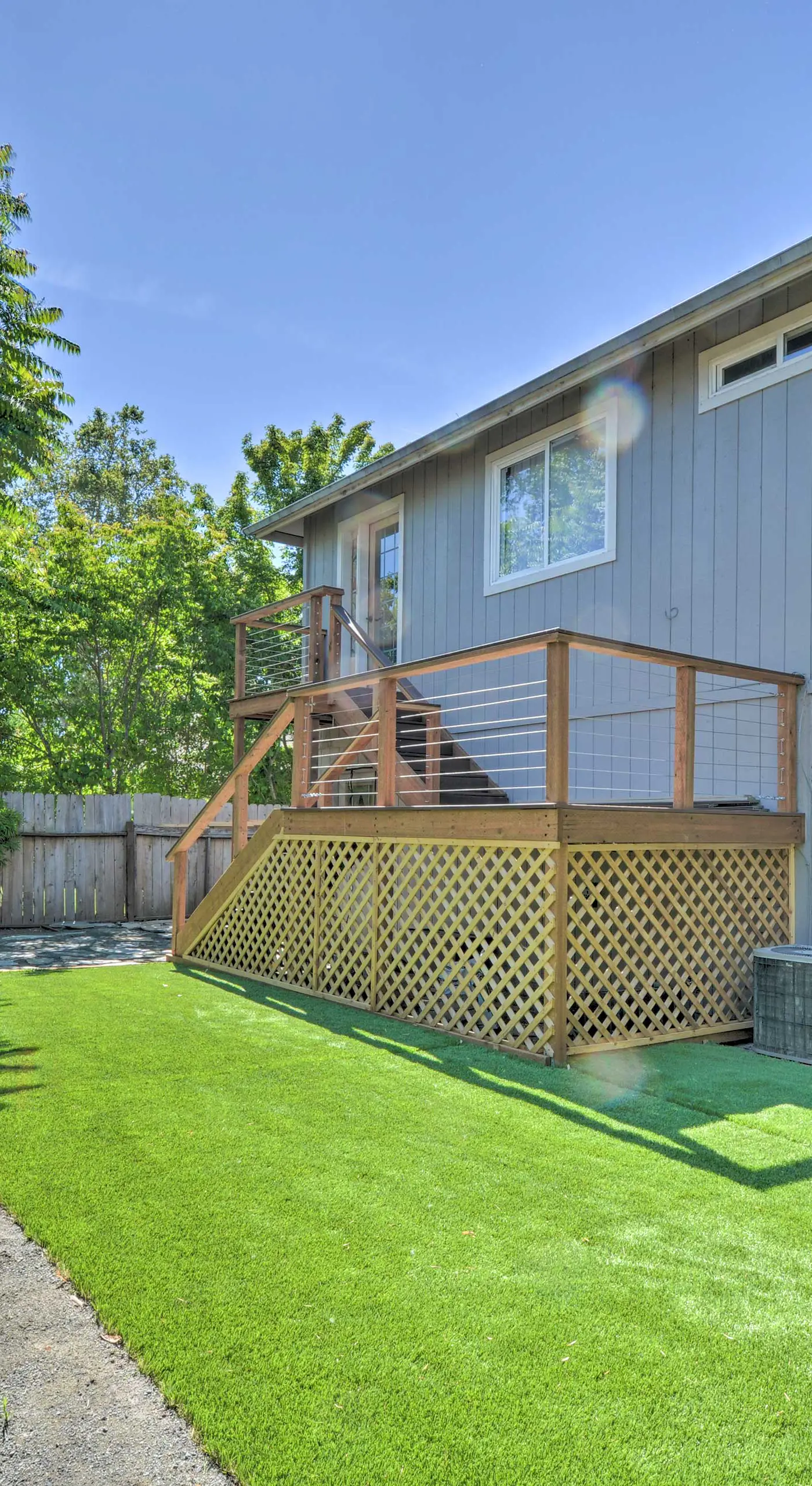 Close to Parks & Brews: Sunny Grants Pass Apt!