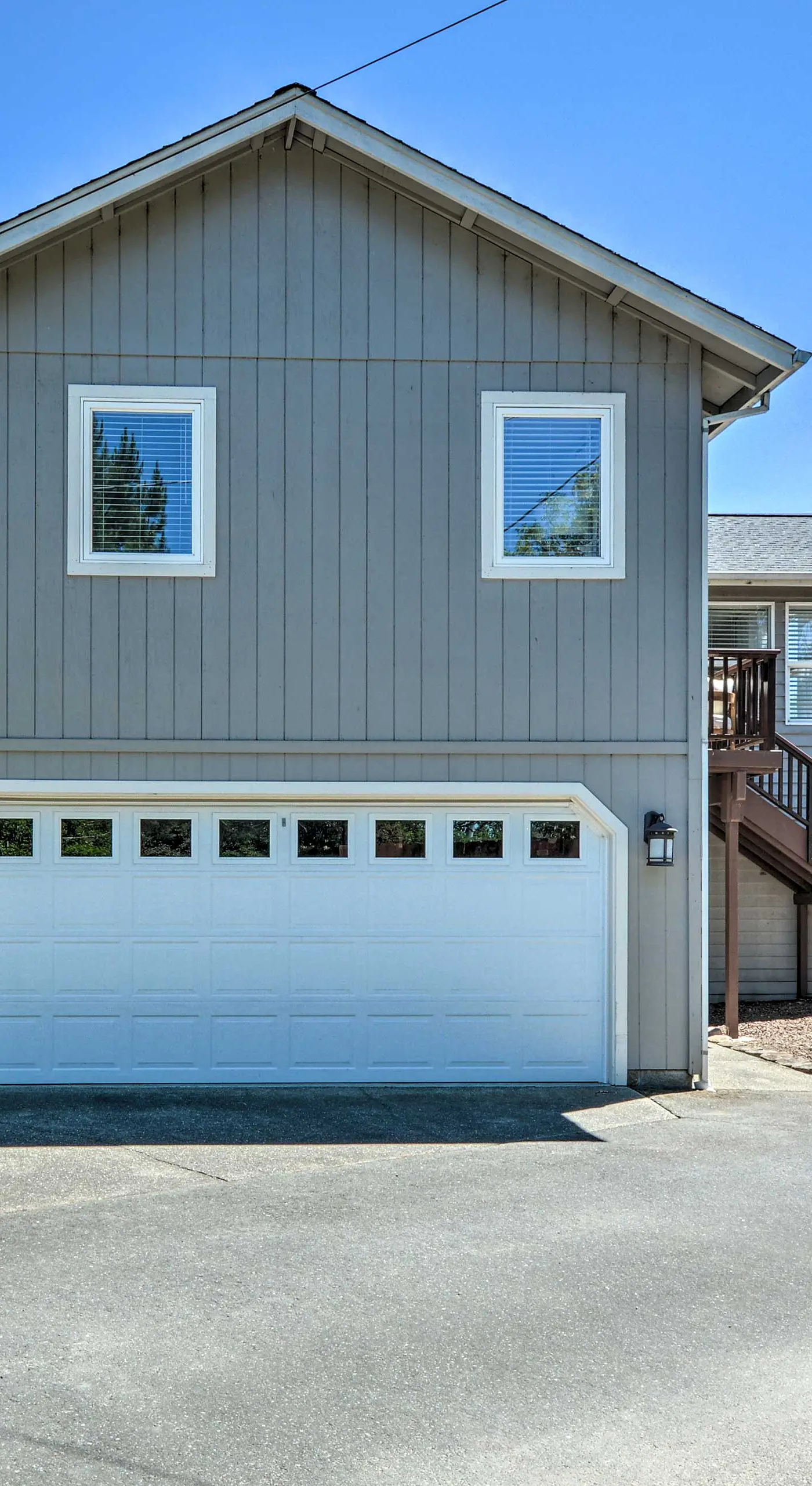 Close to Parks & Brews: Sunny Grants Pass Apt!