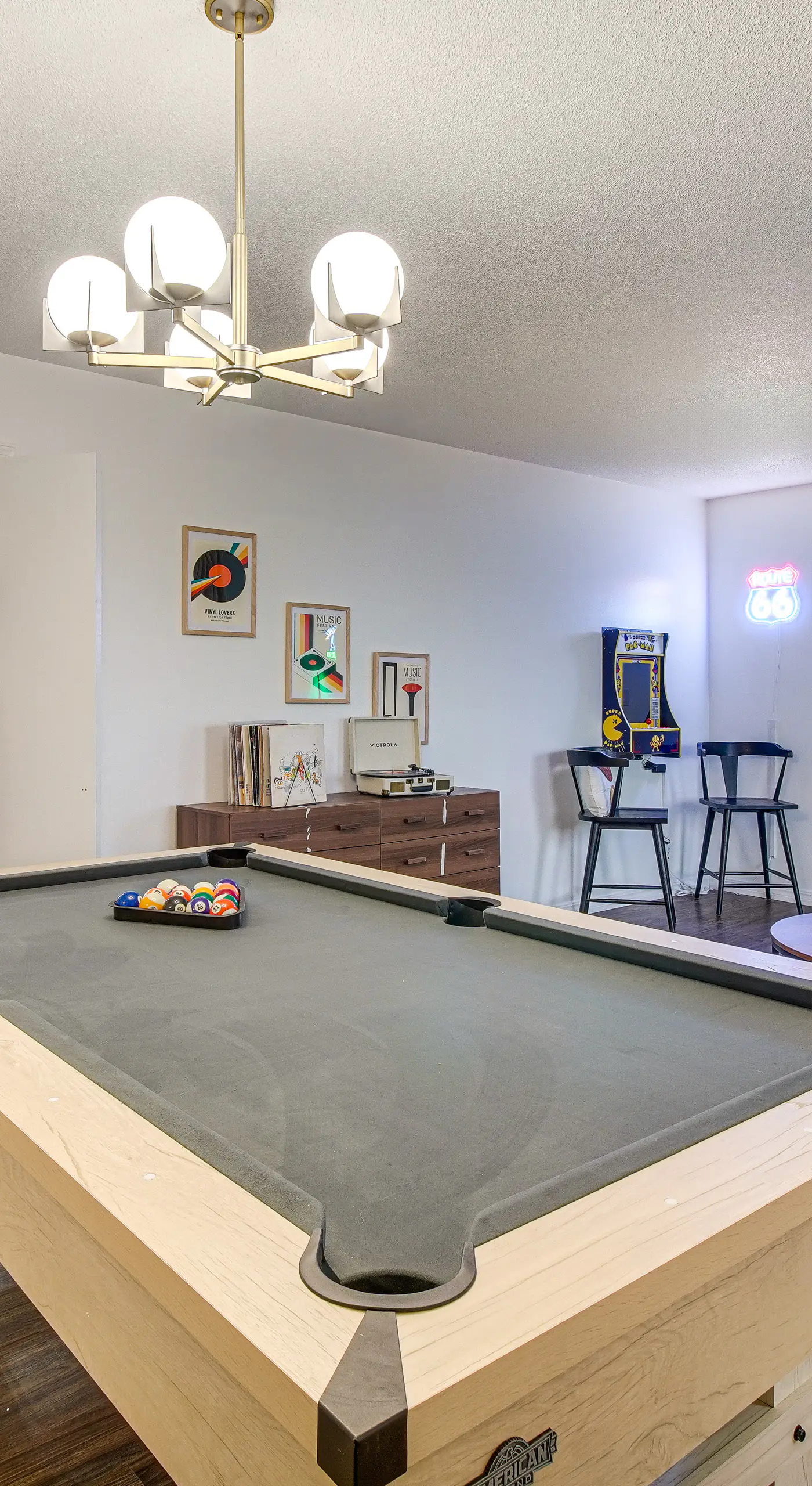 Right Off Route 66: Retro Vinita Home w/ Game Room